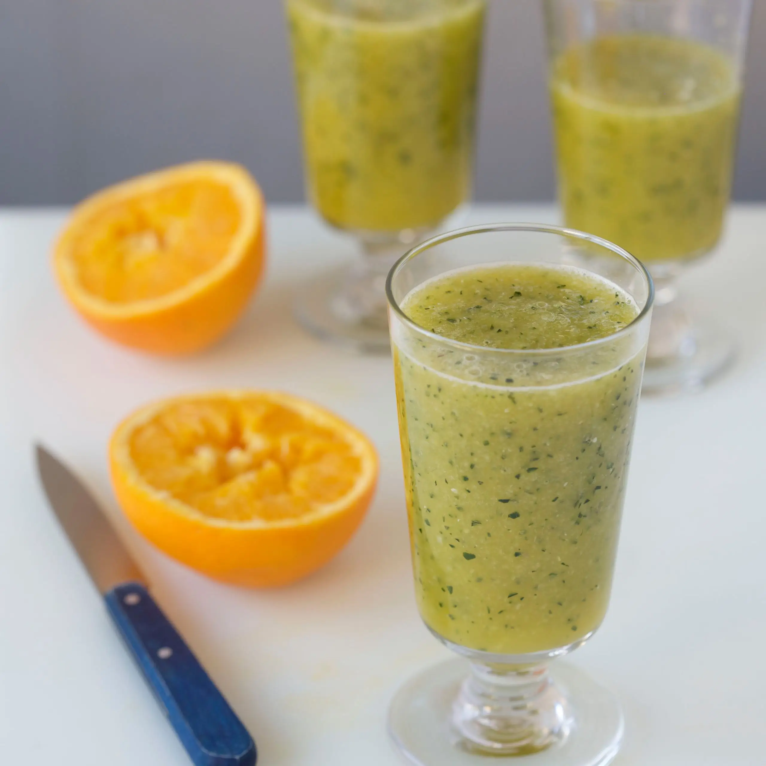 Pepino gelado e suco de laranja com orégano