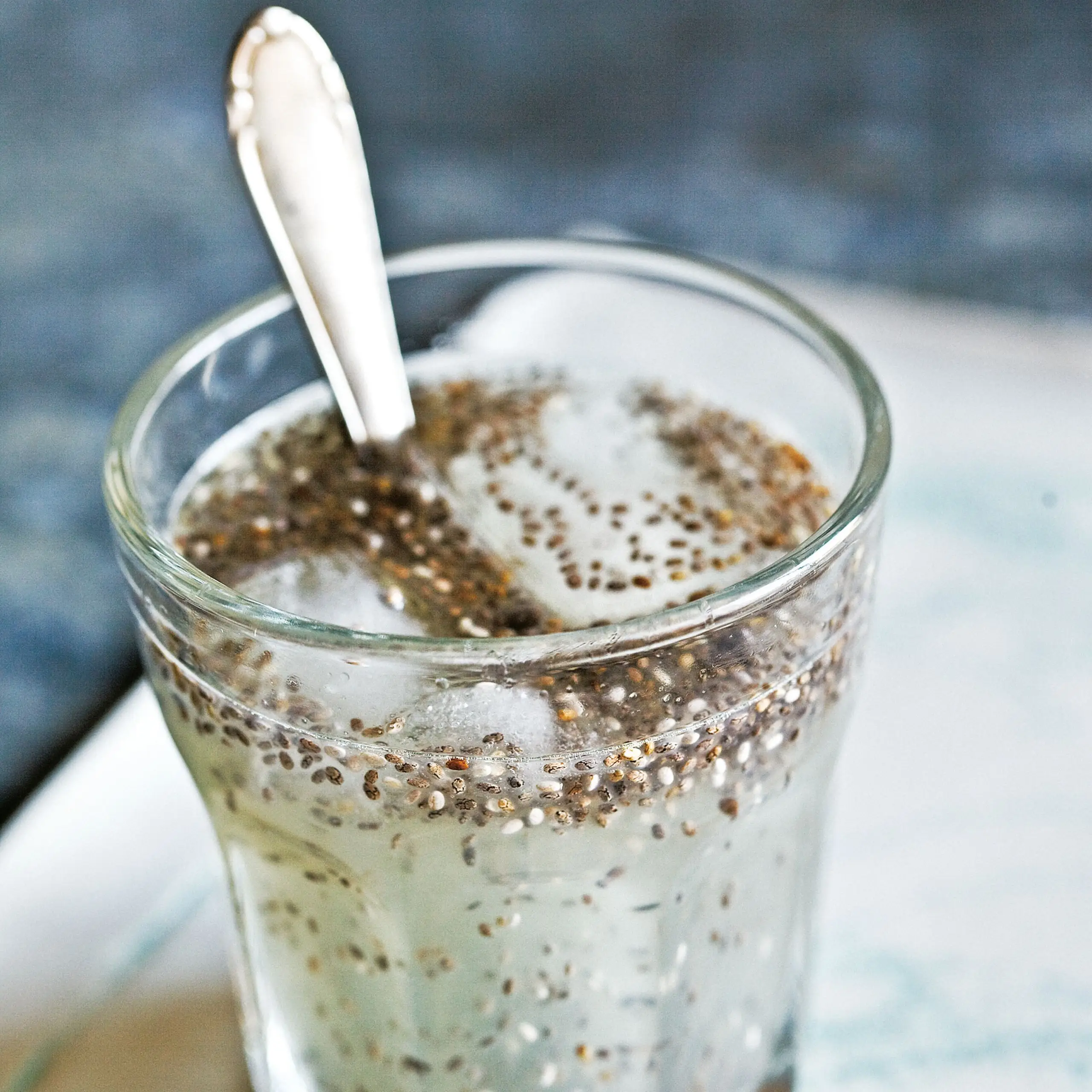 Água de limão com Chia (Limineade com sementes de Chia)