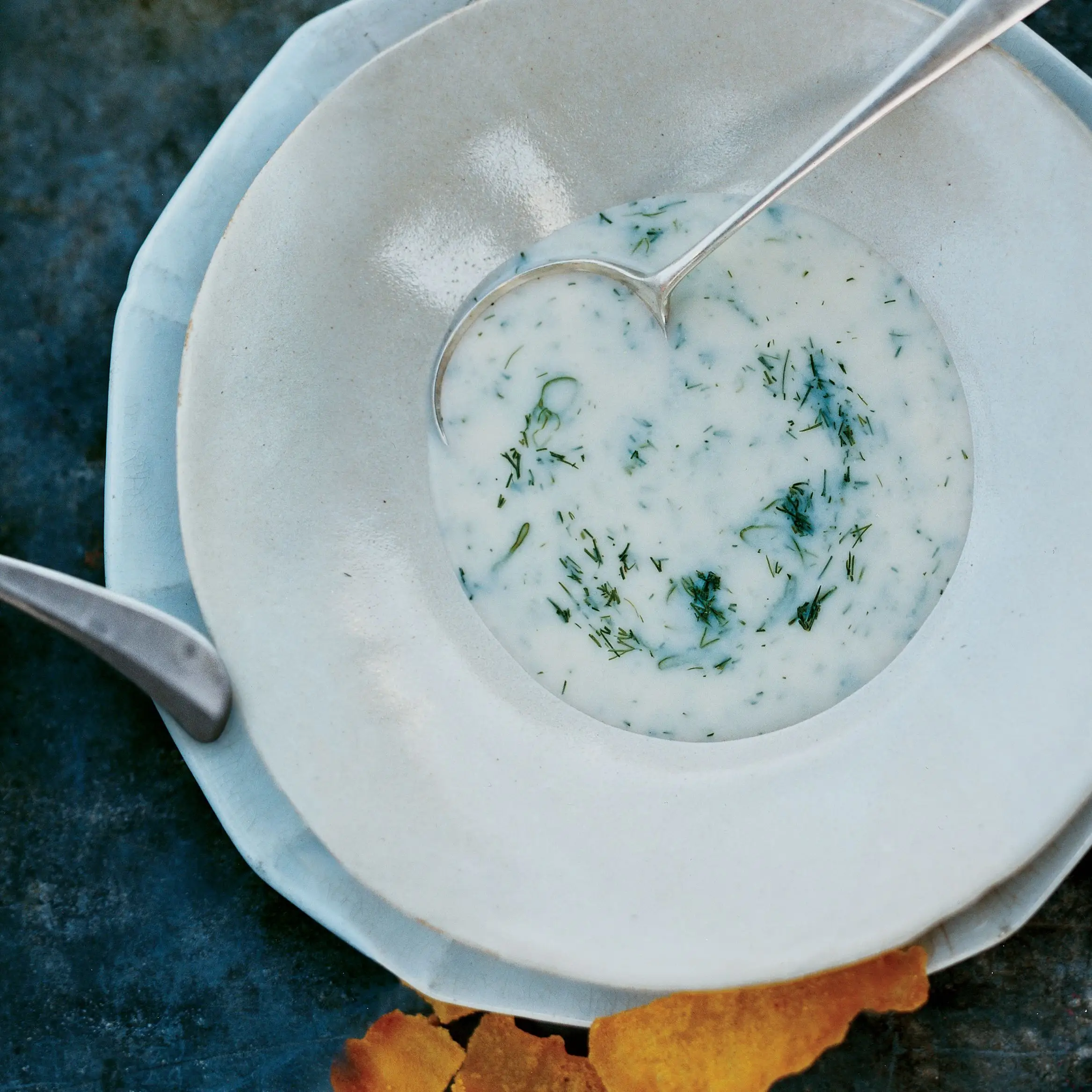 Sopa Avgolemono refrigerada e resfriada