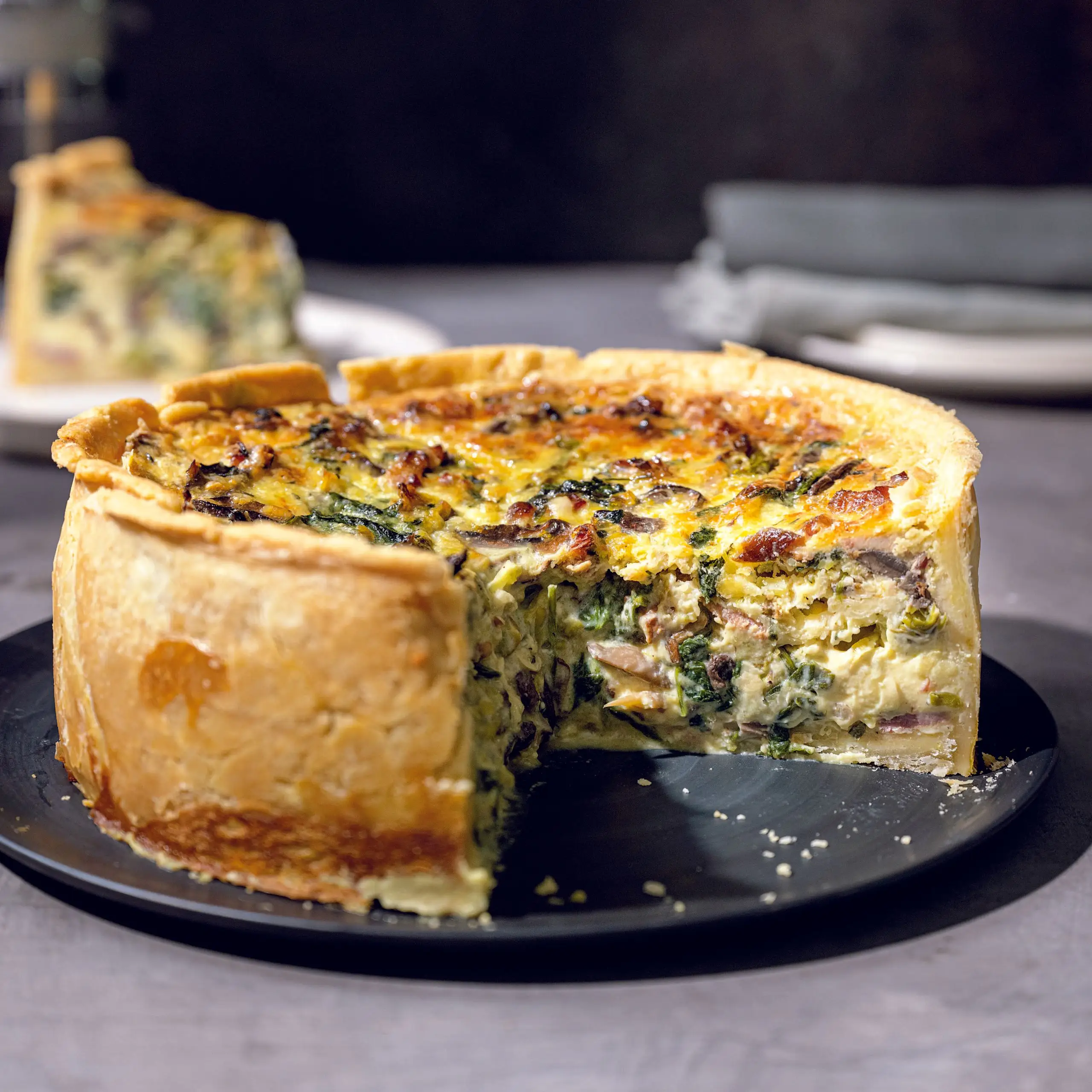 Quiche de vegetais de primavera (com muito bacon e queijo)