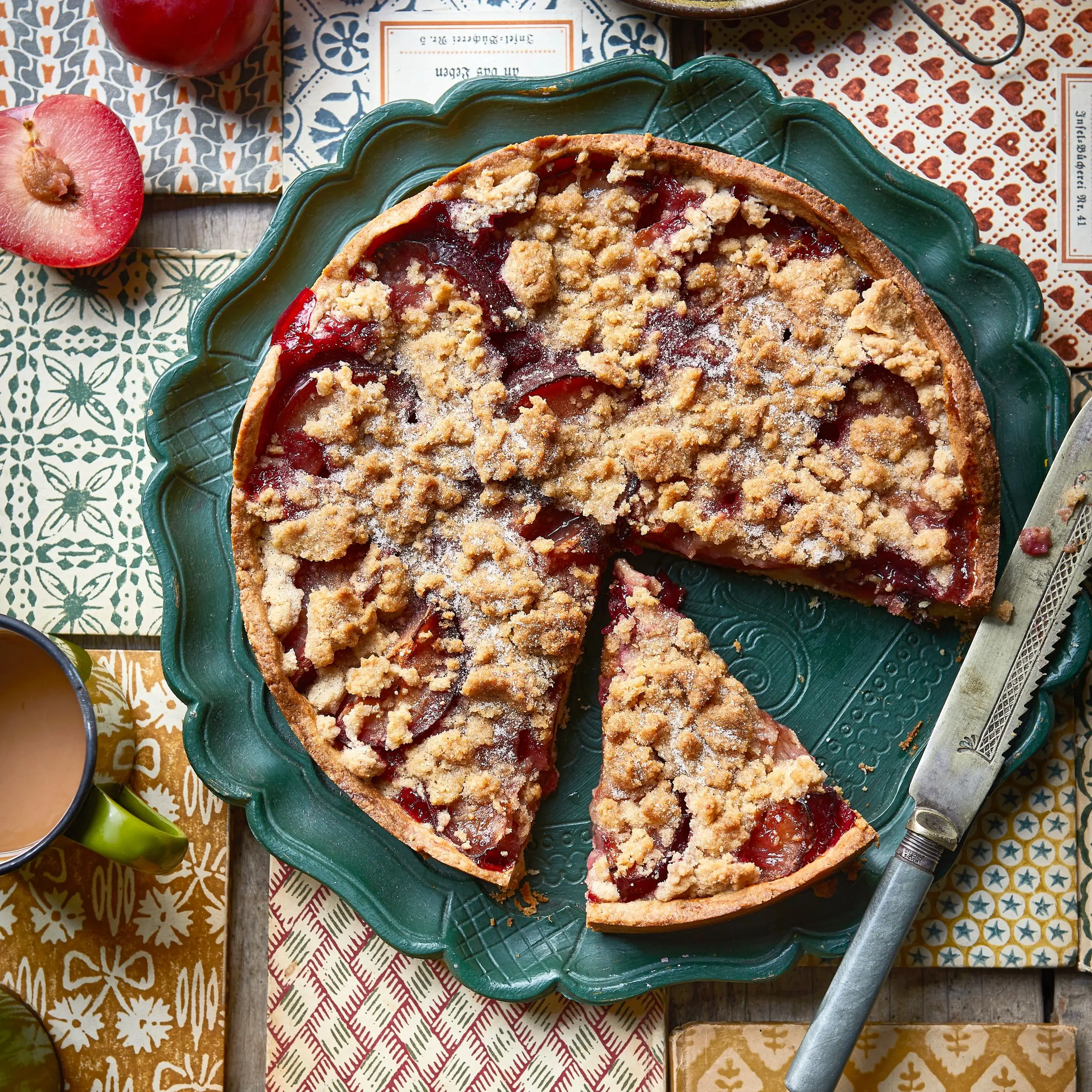 Bolo de ameixa (torta de ameixa com streusel)