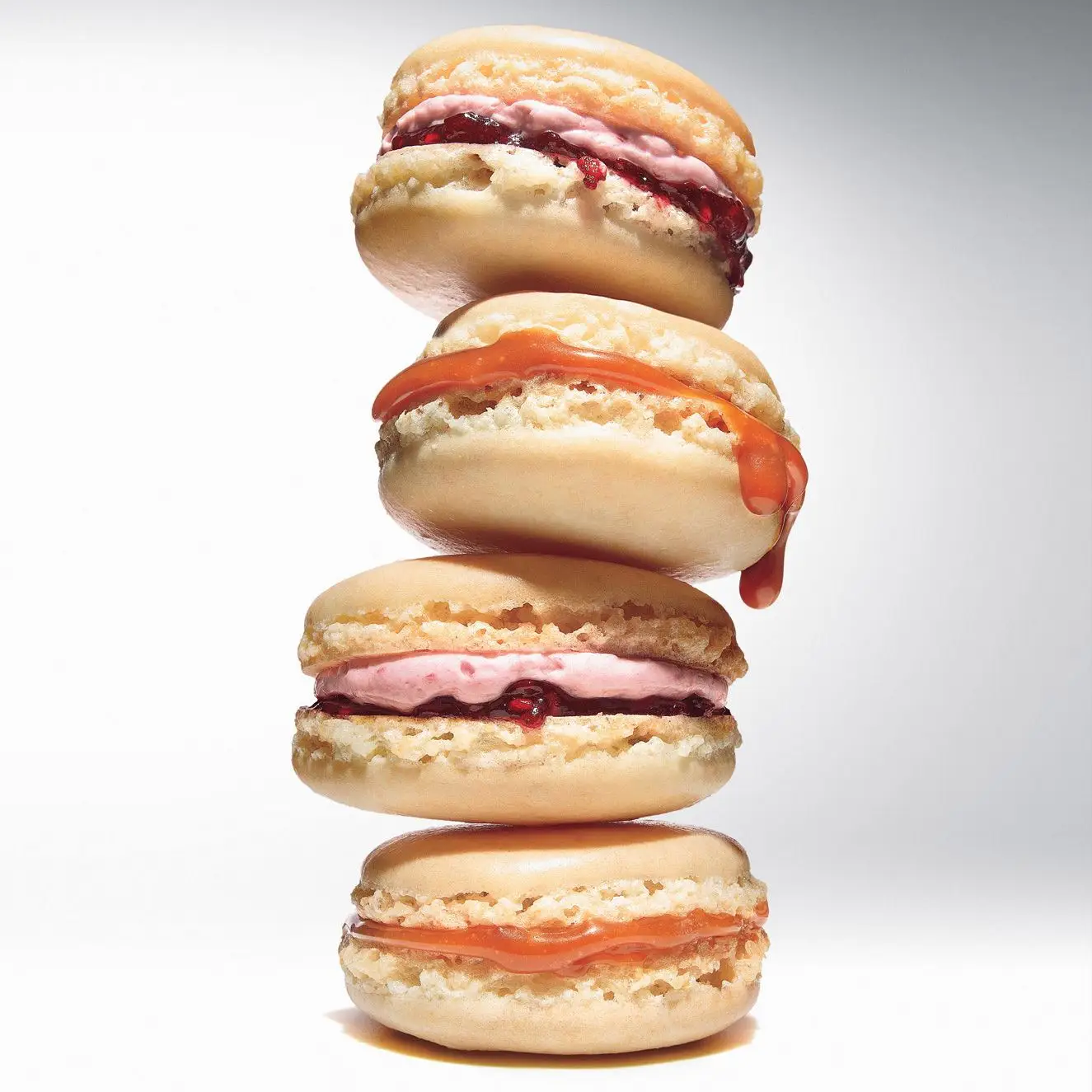 Macarons franceses com creme de manteiga de Raspberry-Rose