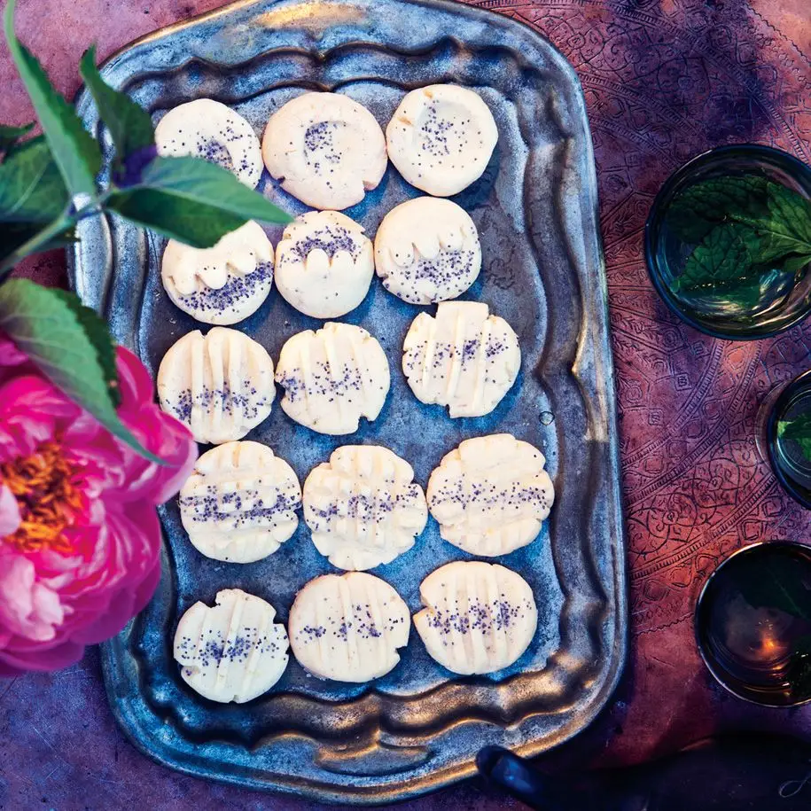 Biscoitos de biscoito de água de rosas