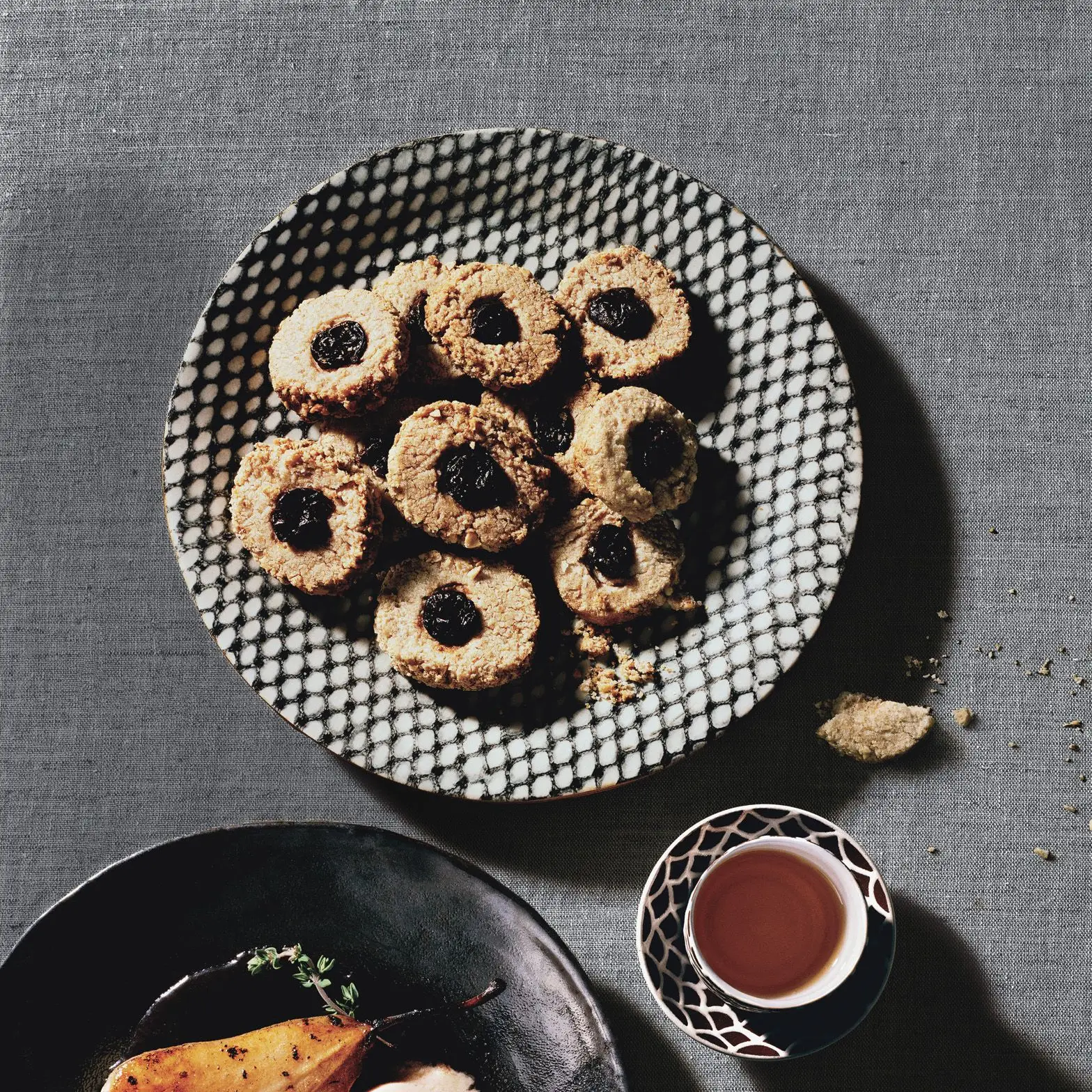 Biscoitos de biscoito de amêndoa de cereja