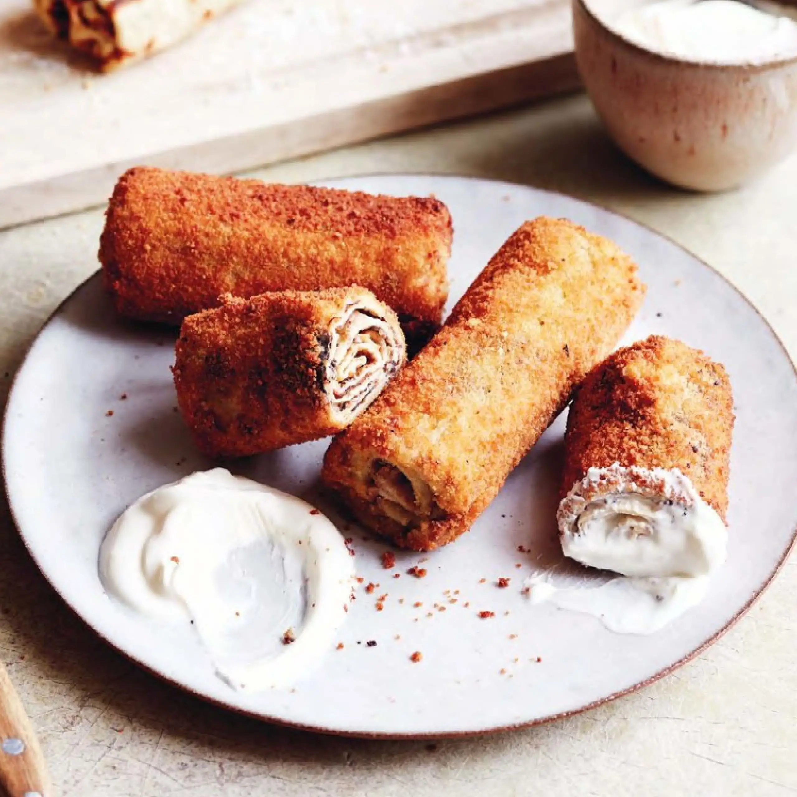 Braşovence (crepes à milanesa com recheio de cogumelos)