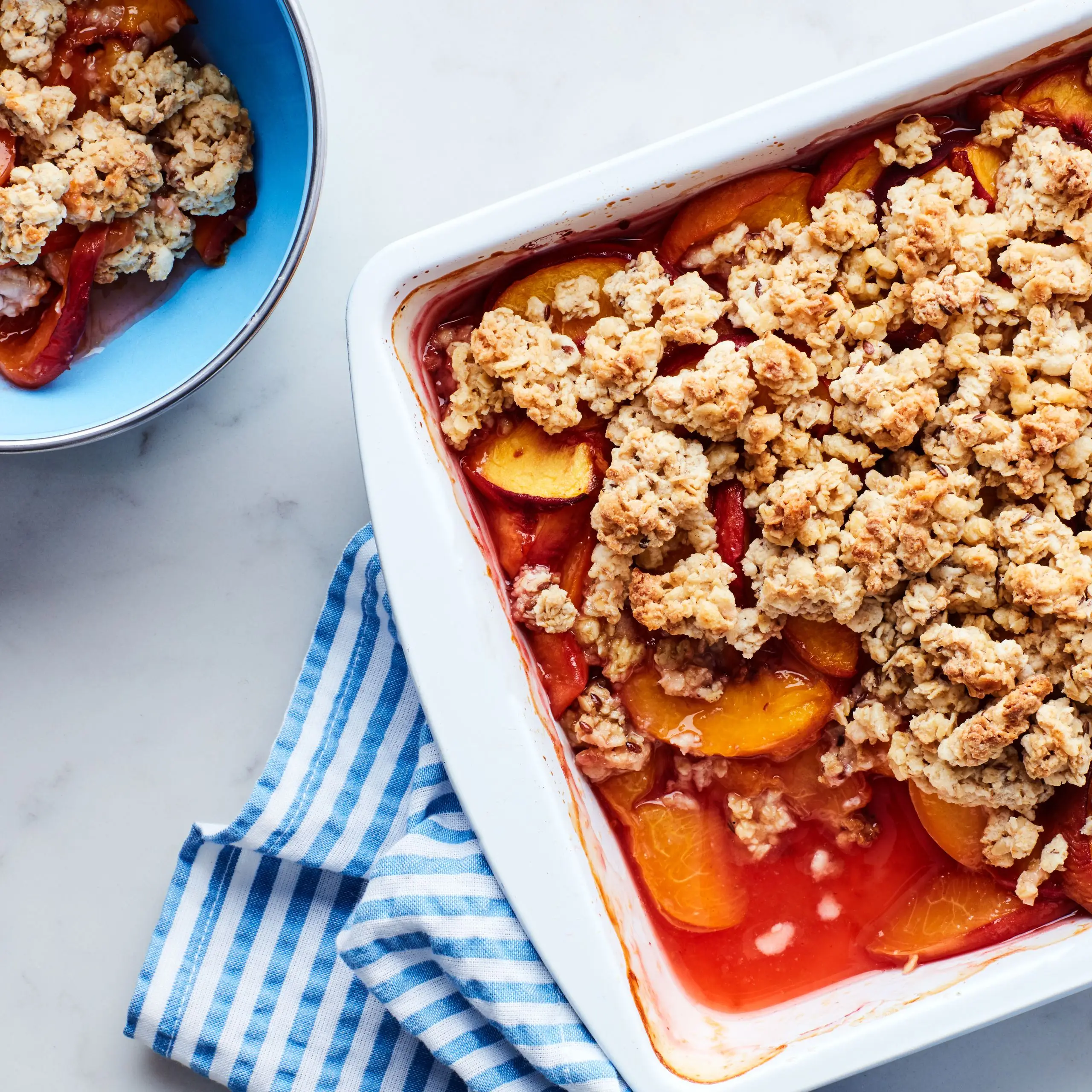 3 ingredientes crocantes de pêssego com cobertura de granola