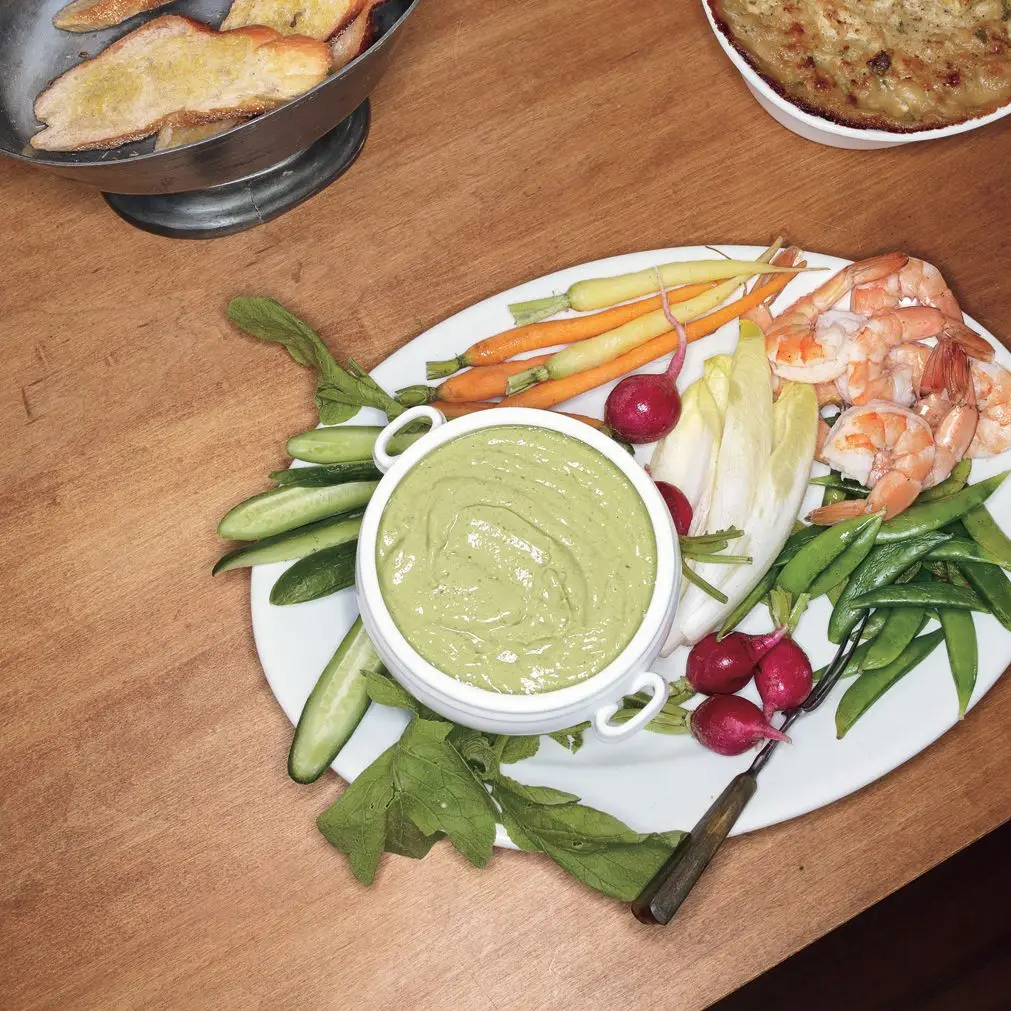 Crudo con una dea verde