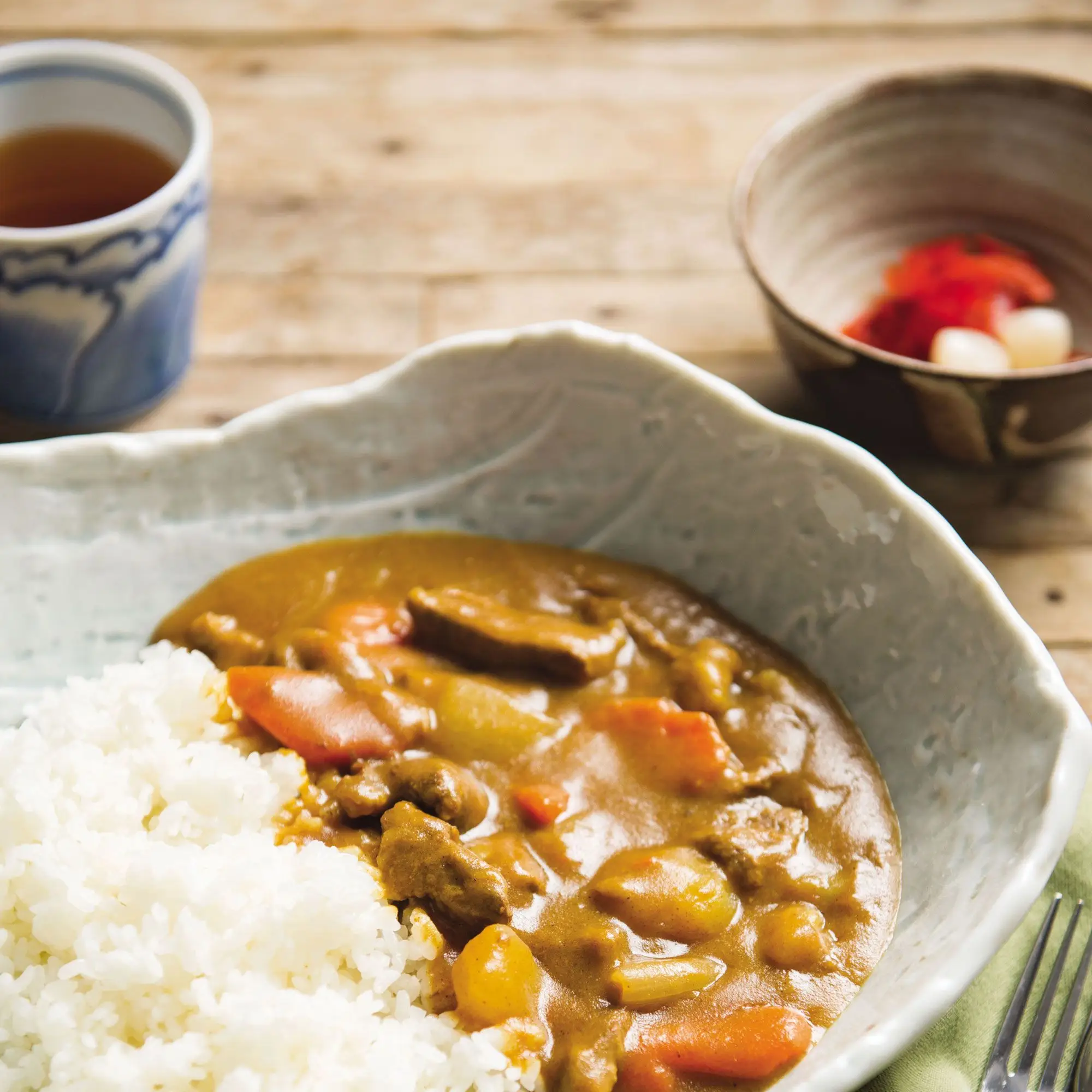 Curry de estilo japonês (Karei Raisu)