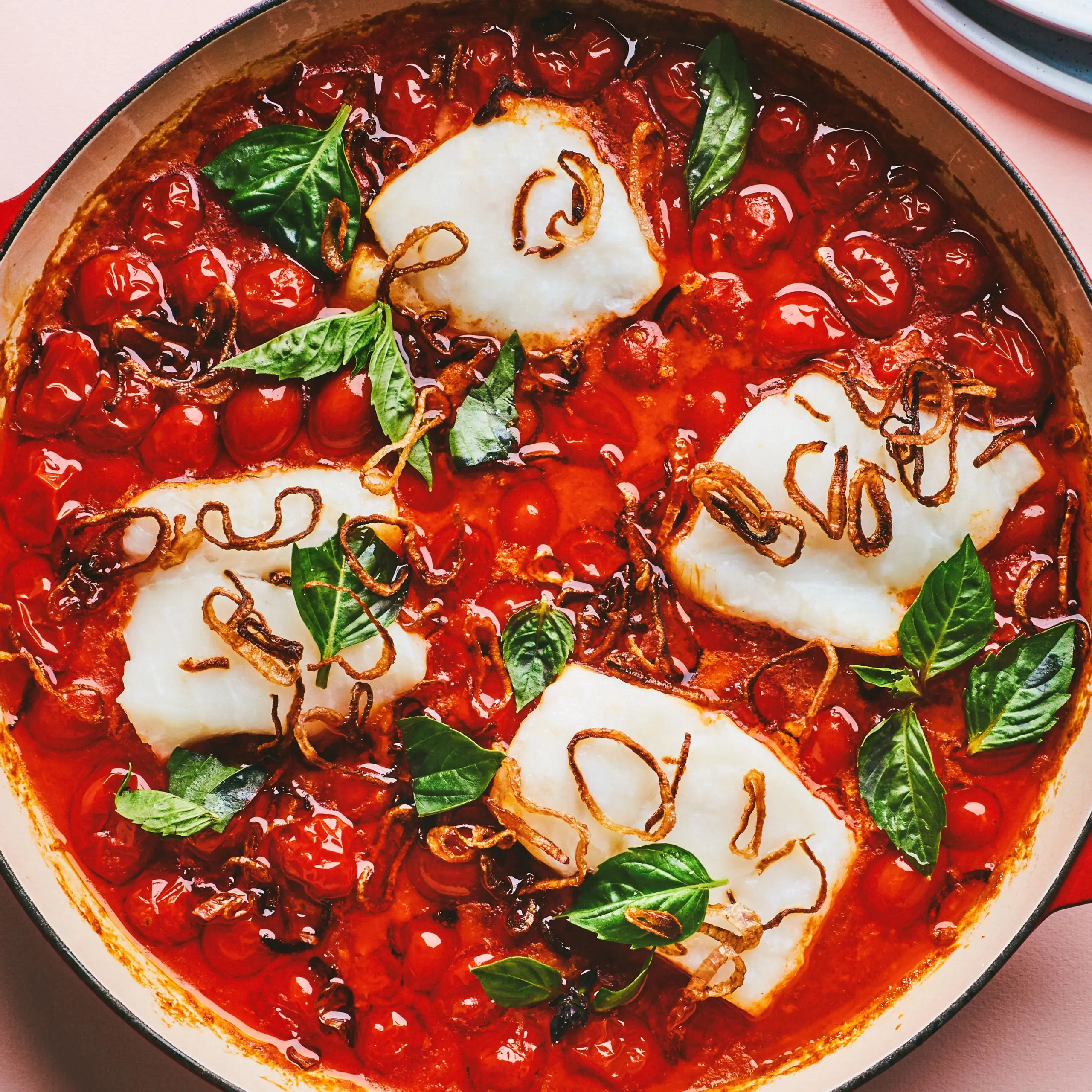 Curry de tomate-coconut com bacalhau