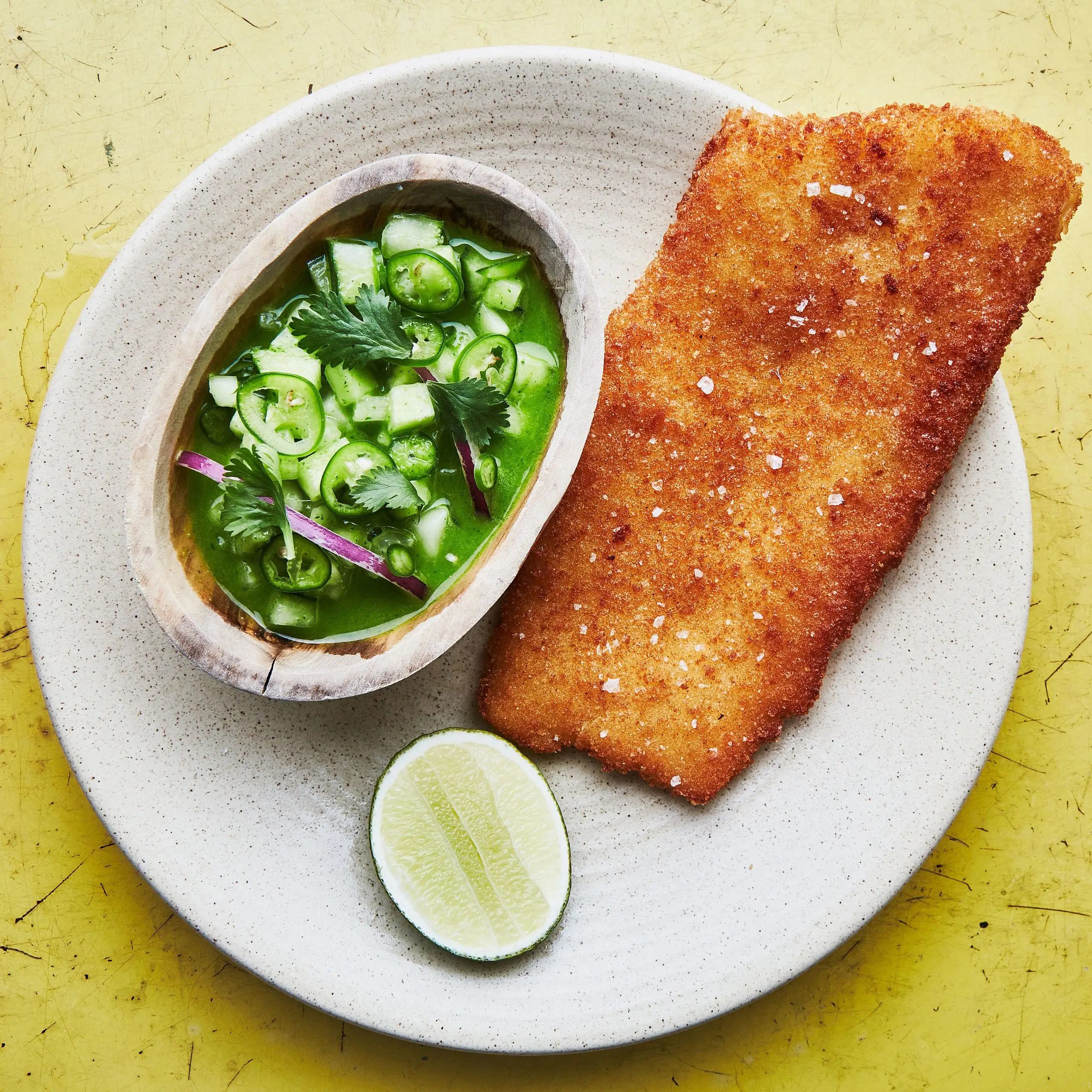 Peixes milaneses com ceviche de pepino