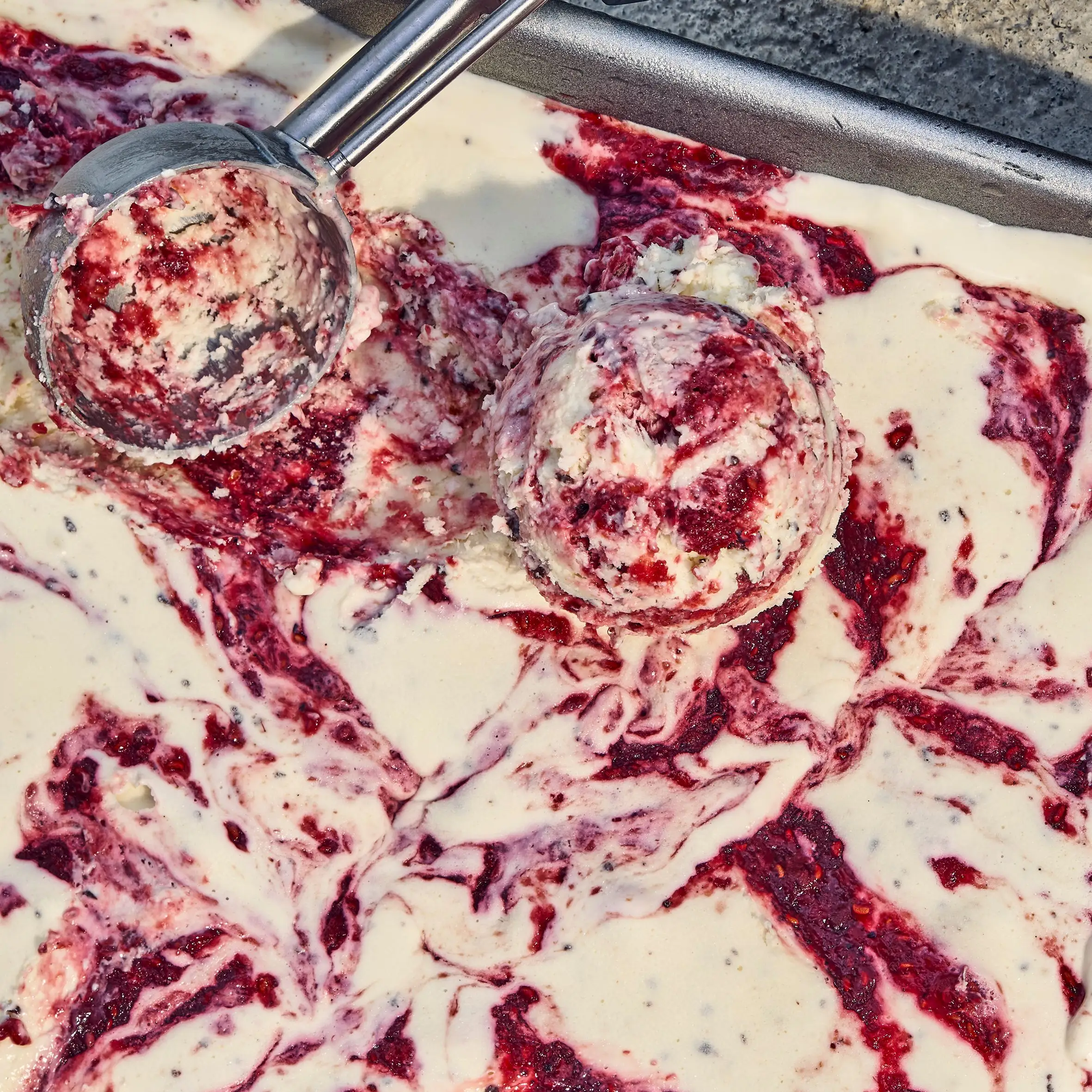Raspberry-cardamom iogurte semifreddo