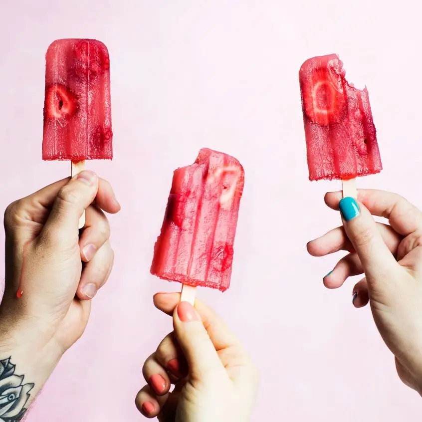 Frosé (Frozen Rosé) Pops de gelo