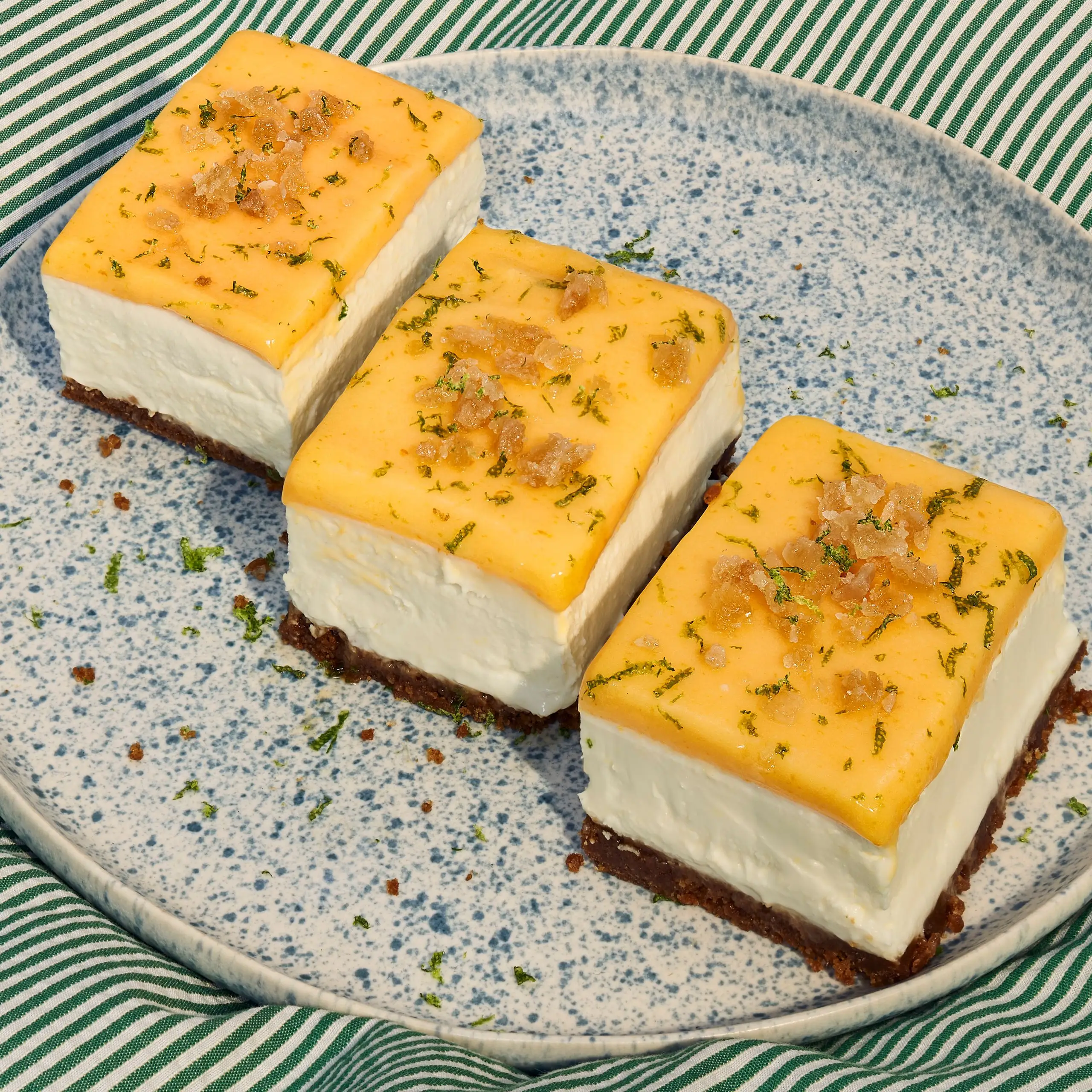 Barras de cheesecake de gengibre-limão