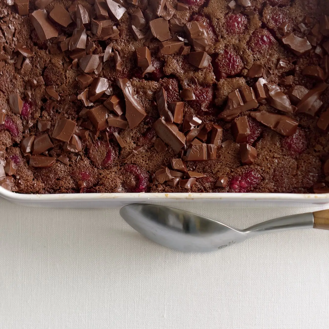 Clafoutis de framboesa de chocolate