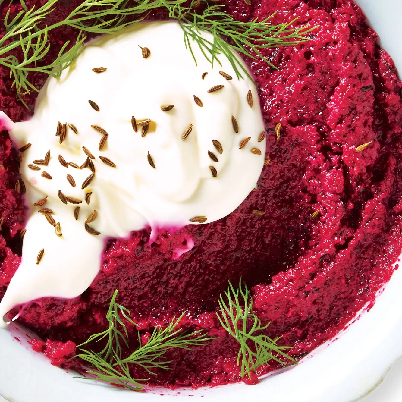 Beterraba assada e molho de nogueira