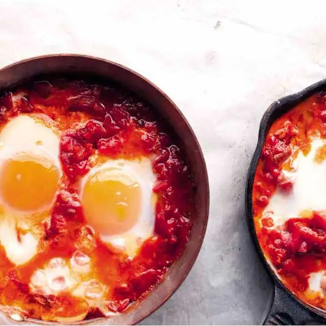 Shakshuka com pimentão e cominho