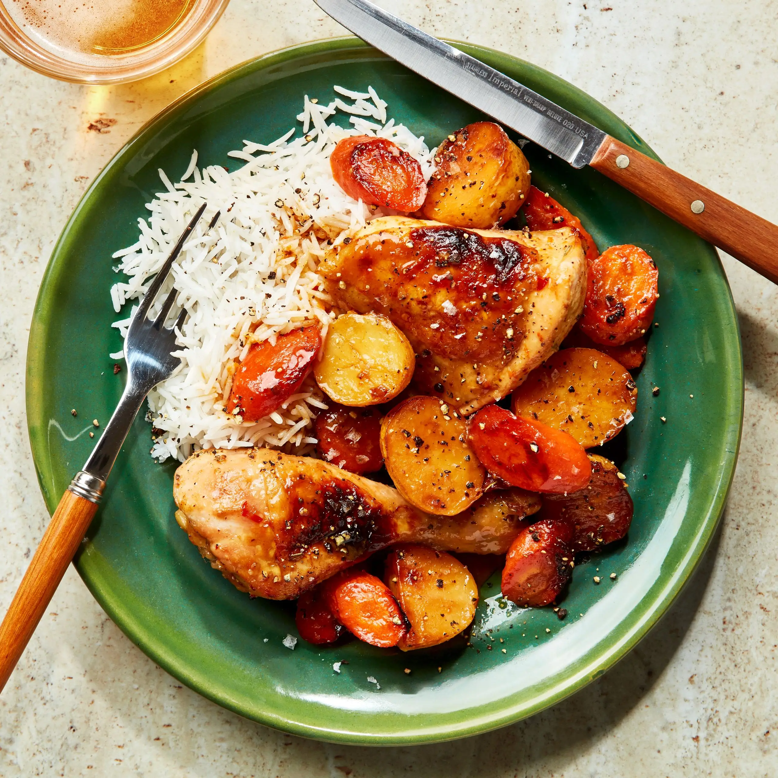 Frango Roseied com chile de laranja e árvore (Chickn assado laranja e chile)