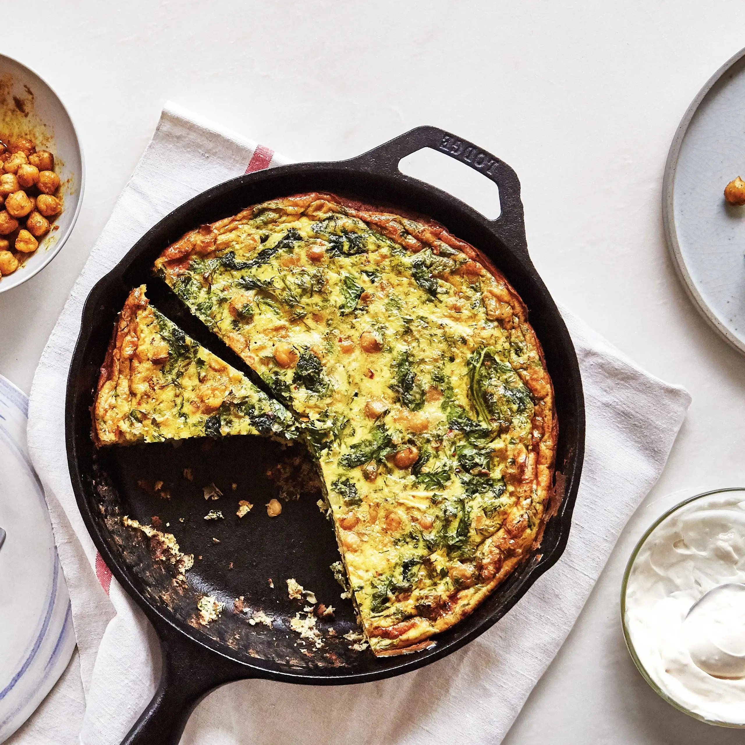 Frittata de grão de bico e verduras com especiarias
