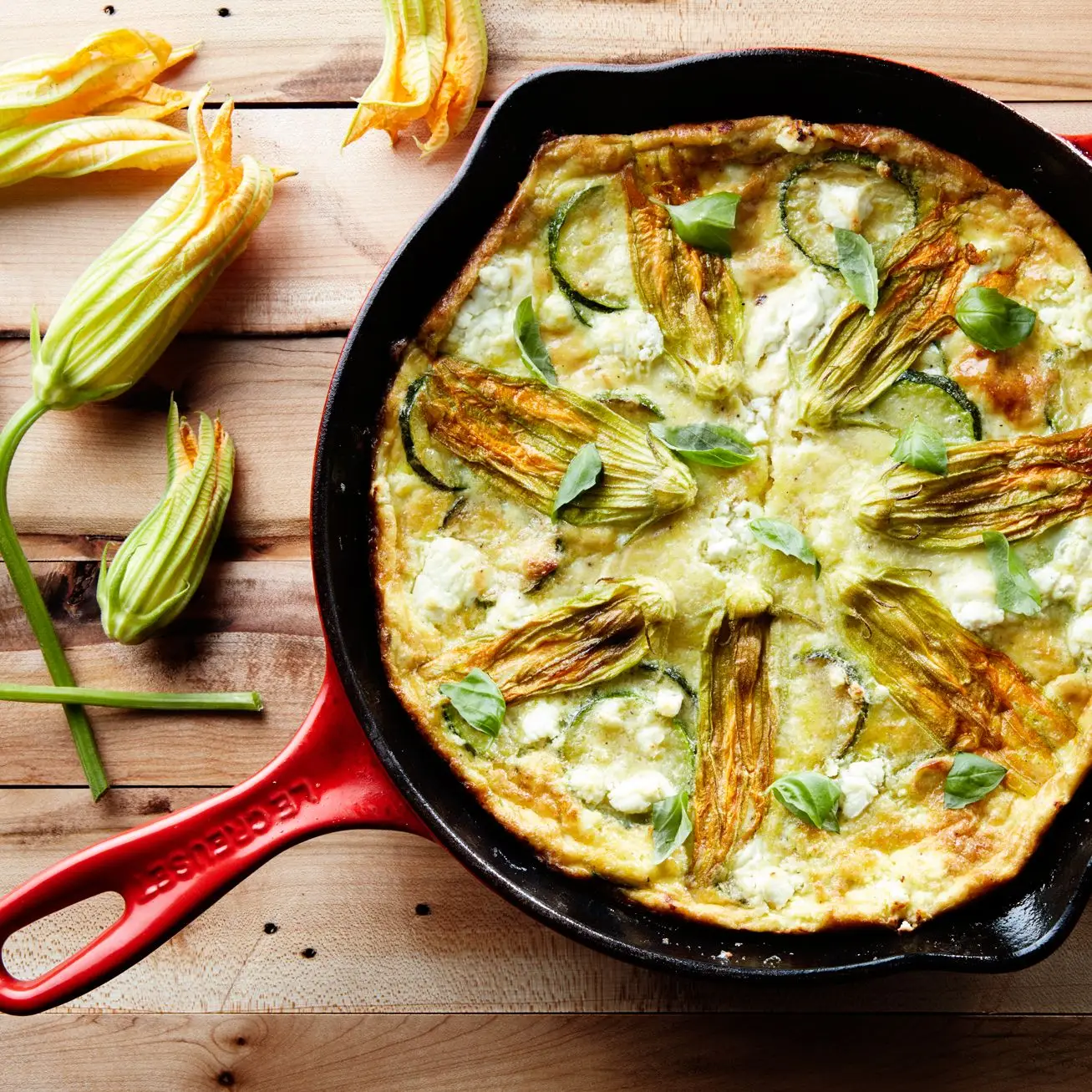 Frittata de abobrinha com flores