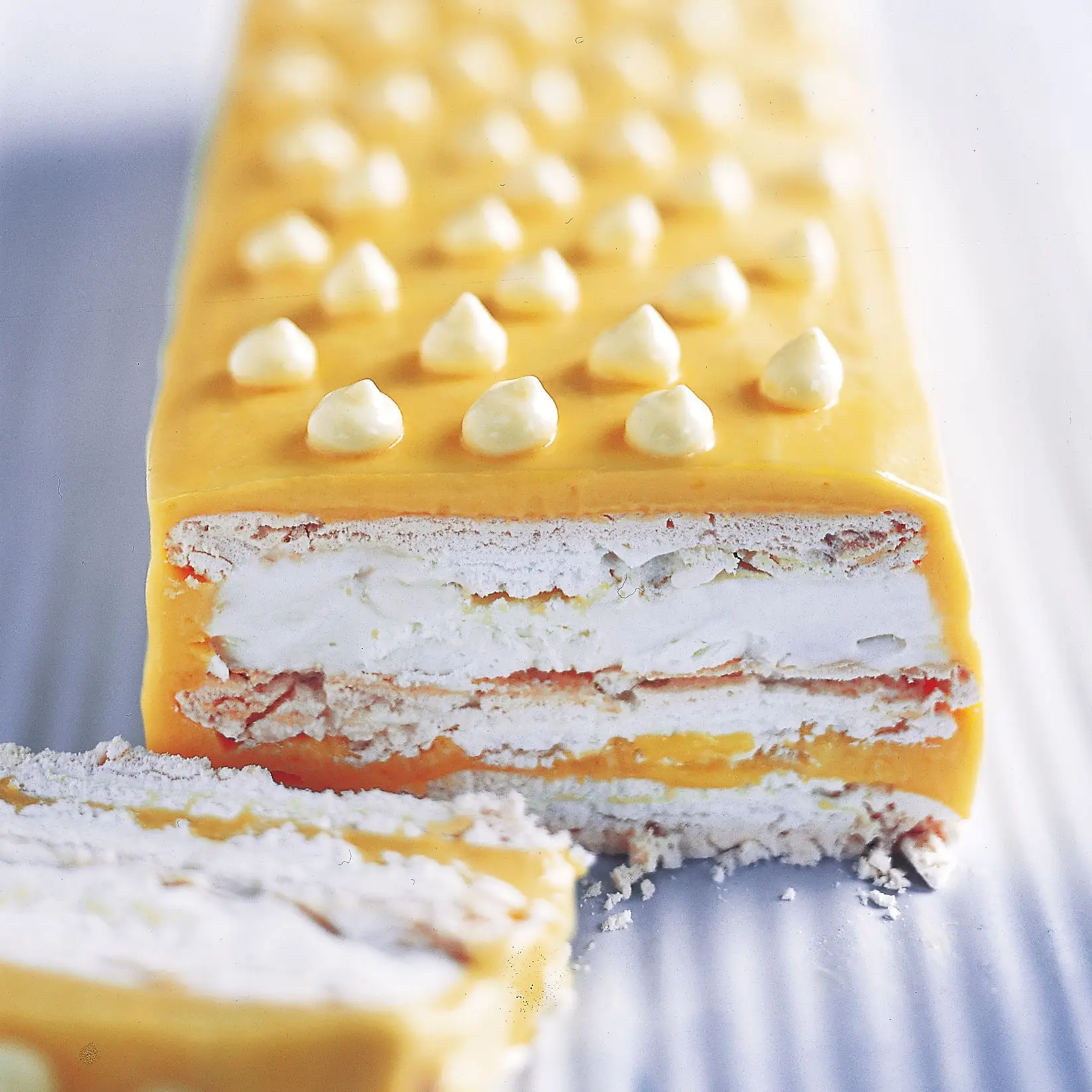 Bolo de merengue de maracujá congelado