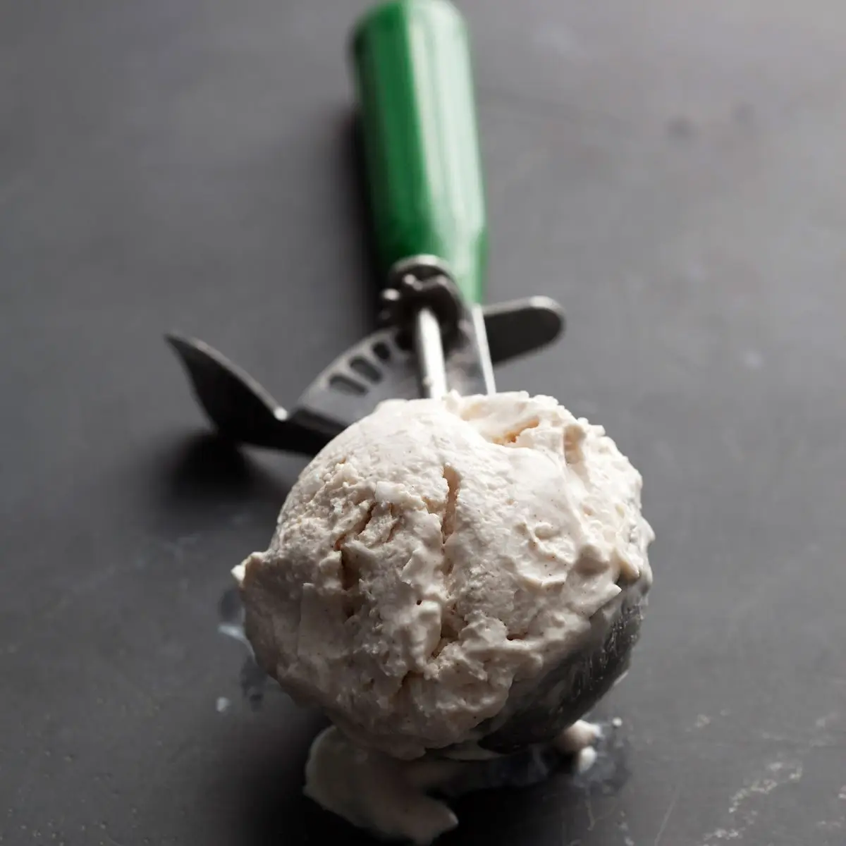 Iogurte de coco congelado com canela