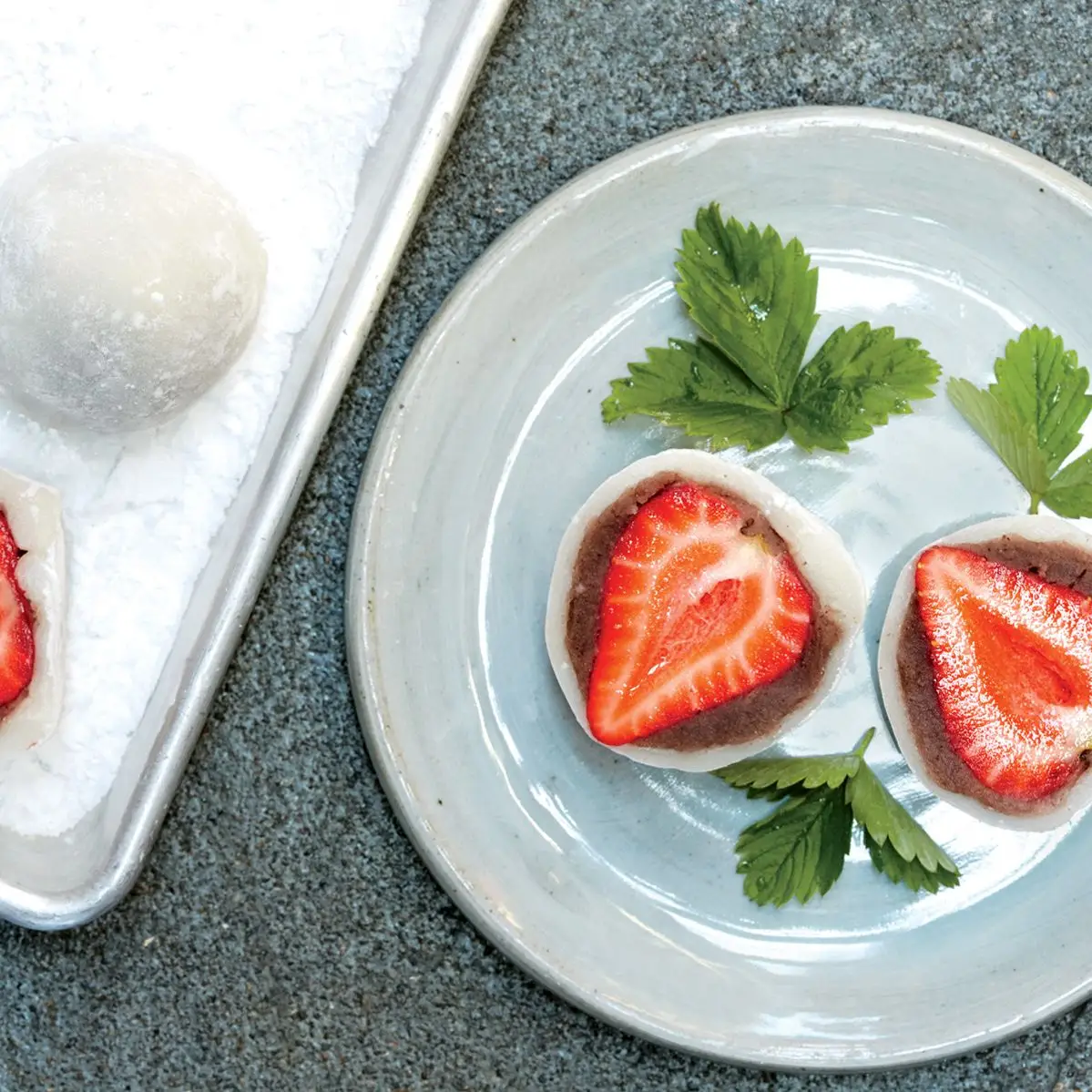 Morangos cobertos de mochi