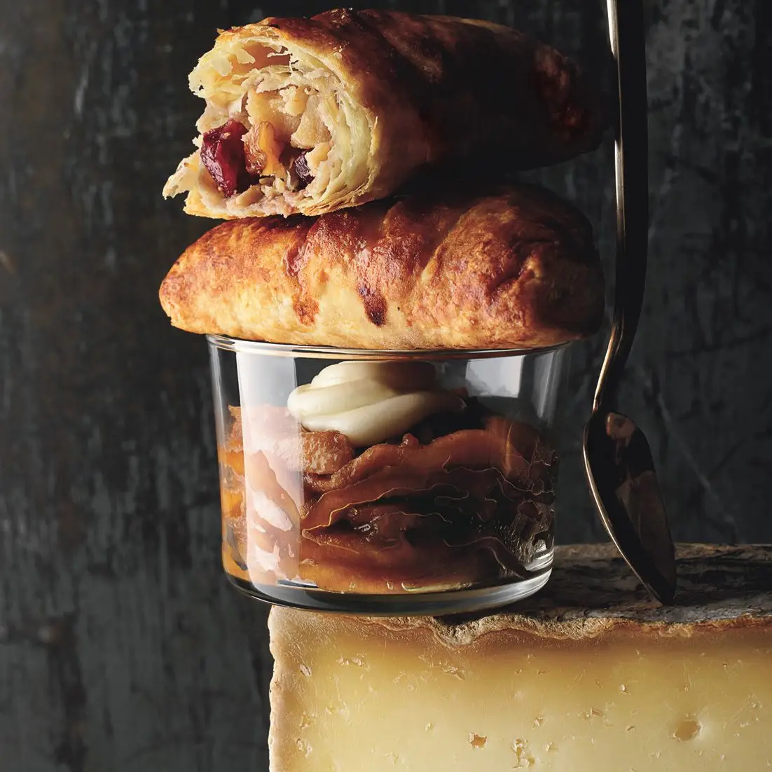 Deliciosos dolíticos de maçã e renovação de cheddar com cranberries secos