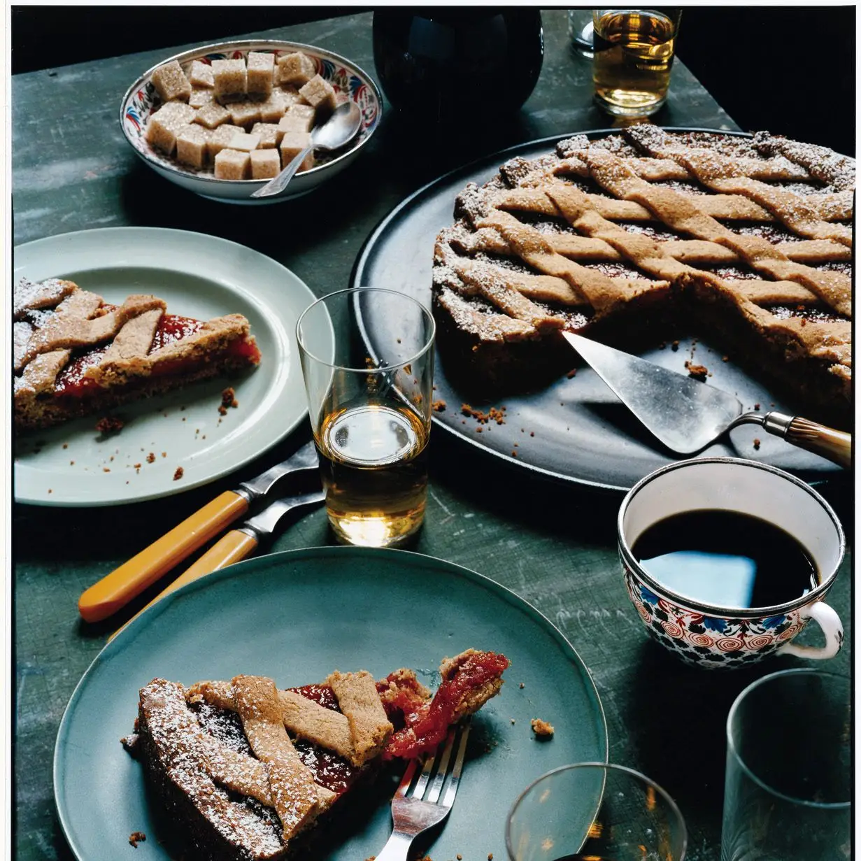 AMPRICOT ALMOND LINZERTETE