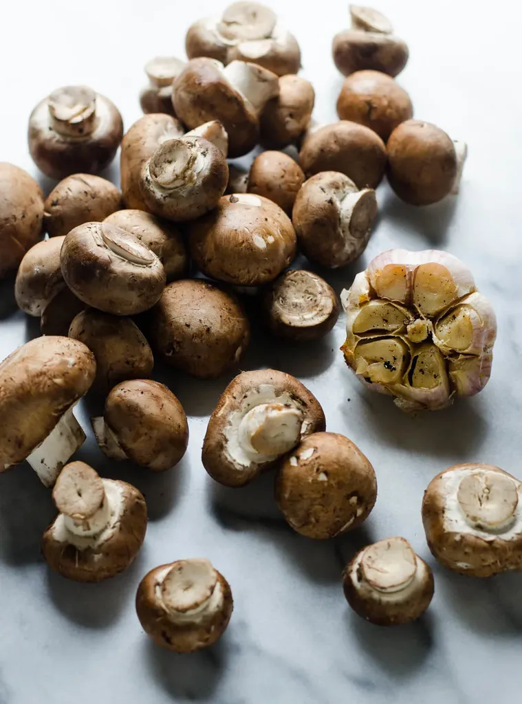 Creamy Roasted Garlic and Mushroom Soup' title='Creamy Roasted Garlic Mushroom Soup