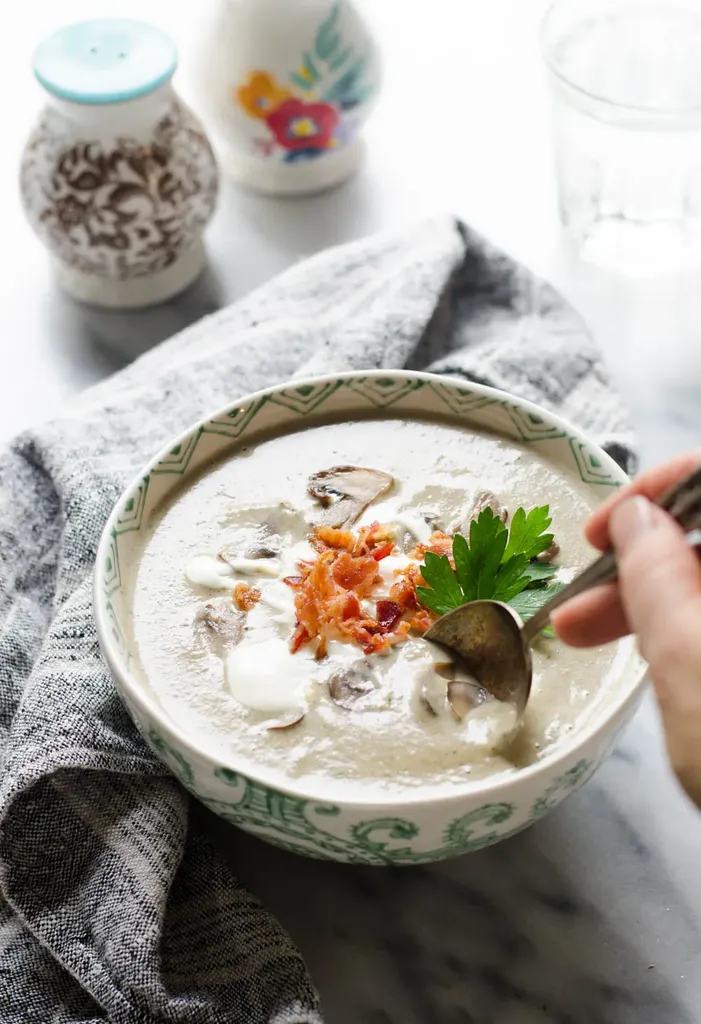 Creamy Roasted Garlic and Mushroom Soup' title='Creamy Roasted Garlic Mushroom Soup