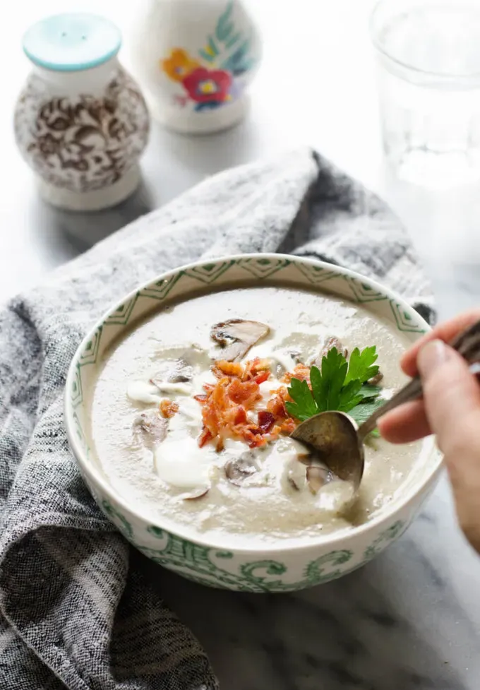 Creamy Roasted Garlic Mushroom Soup' title='Creamy Roasted Garlic Mushroom Soup