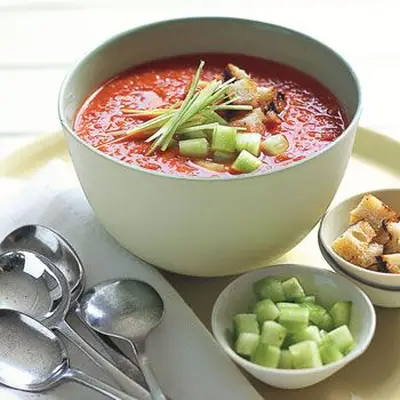 Gazpacho de pimenta de sino de tomate grelhado