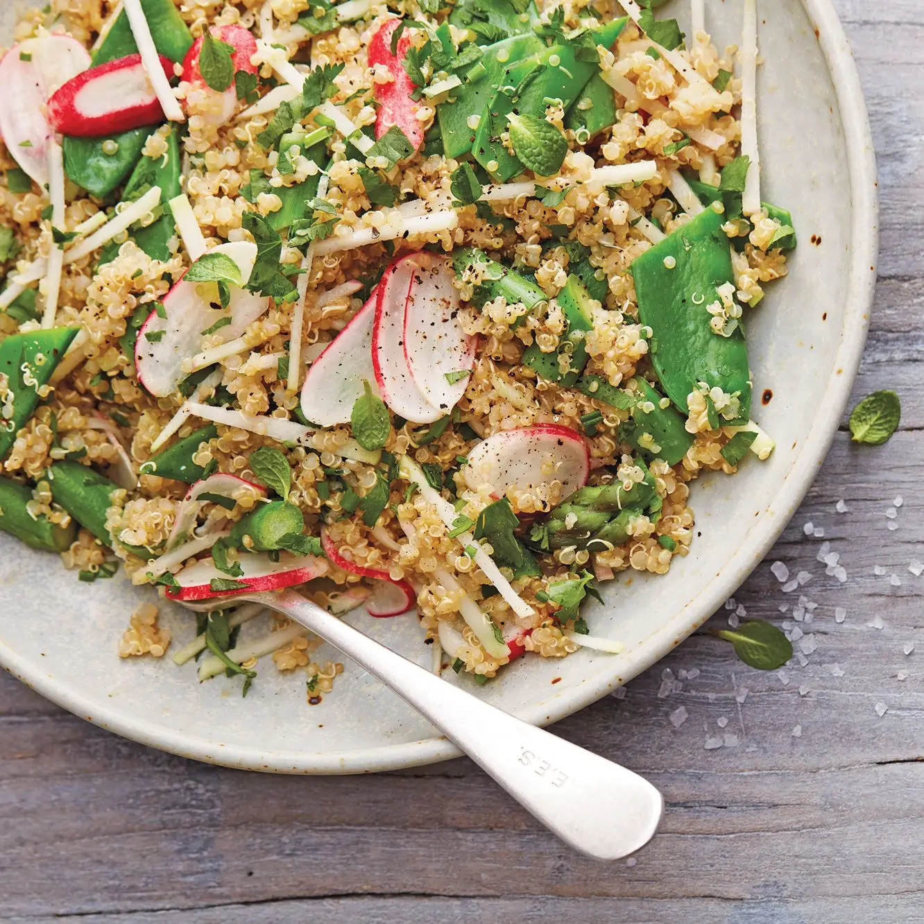 Salada de quinoa crocante
