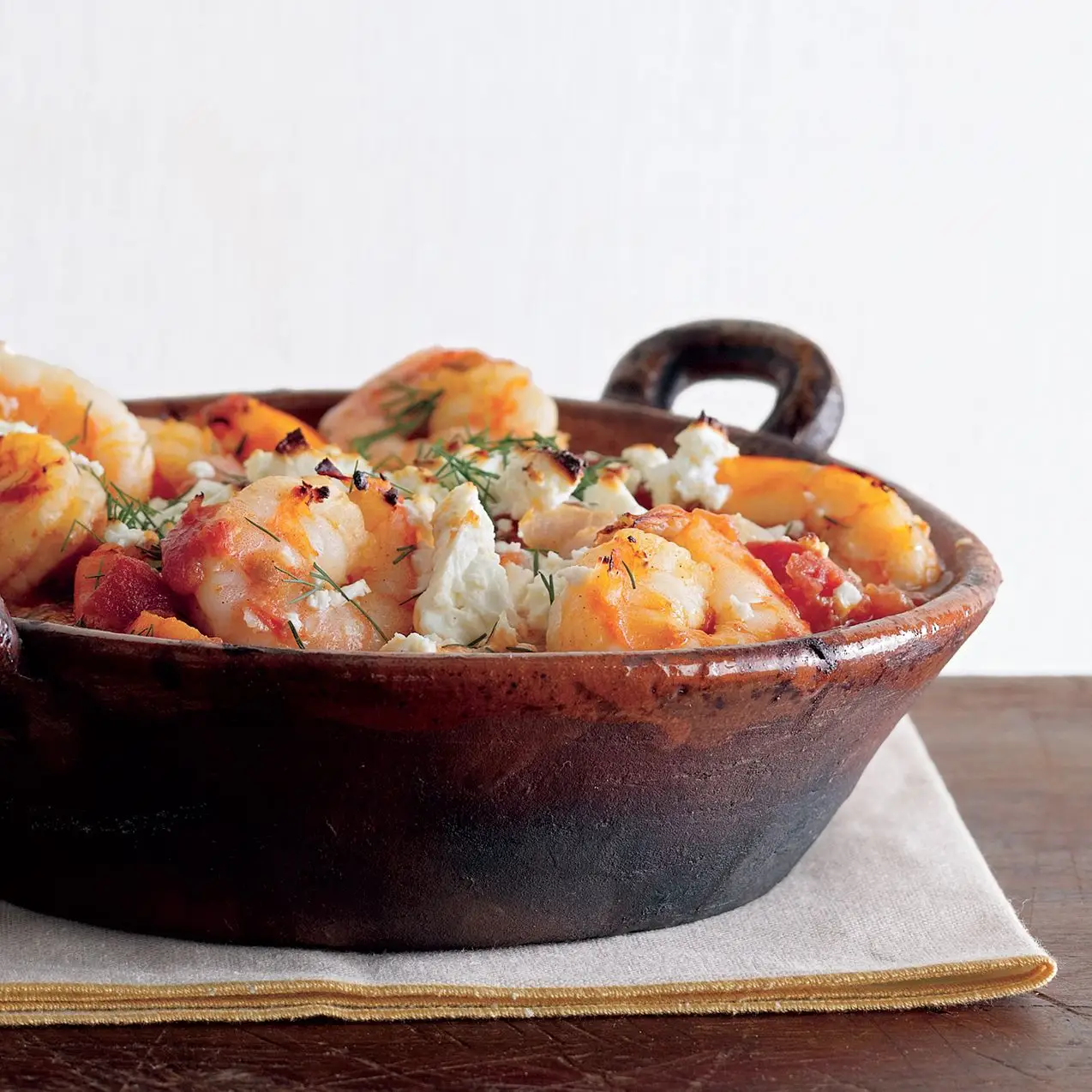 Camarão assado com temperamento grego