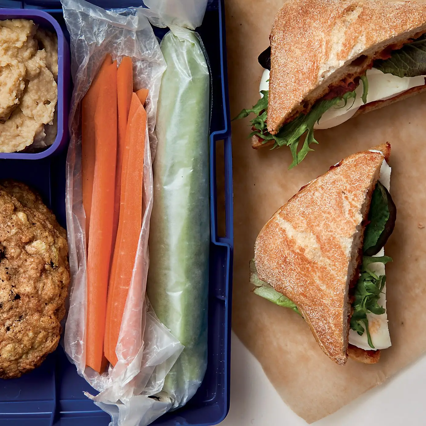 Hummus e vegetais crus