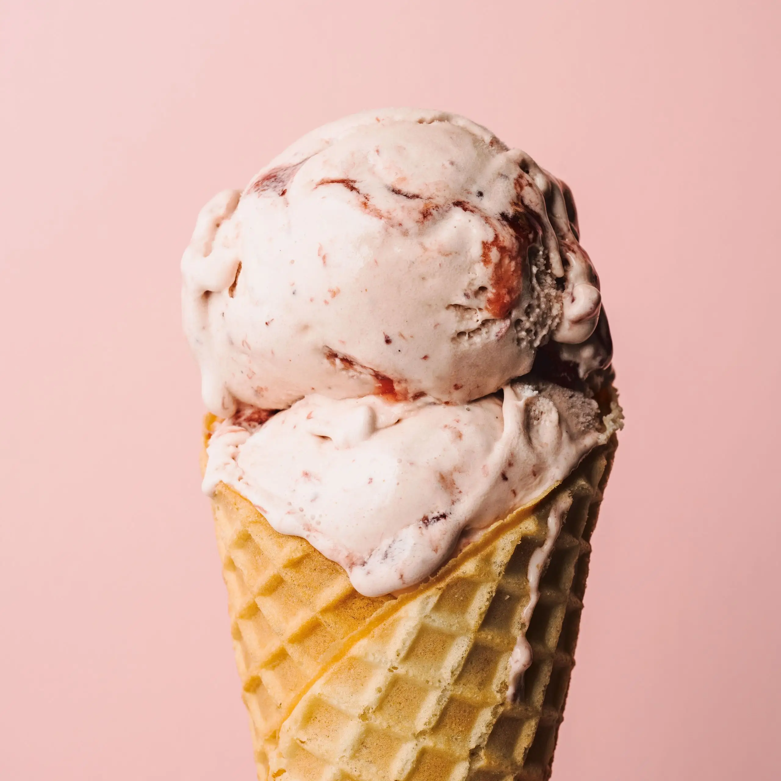 Balsâmico de mel de morango com sorvete de pimenta preta