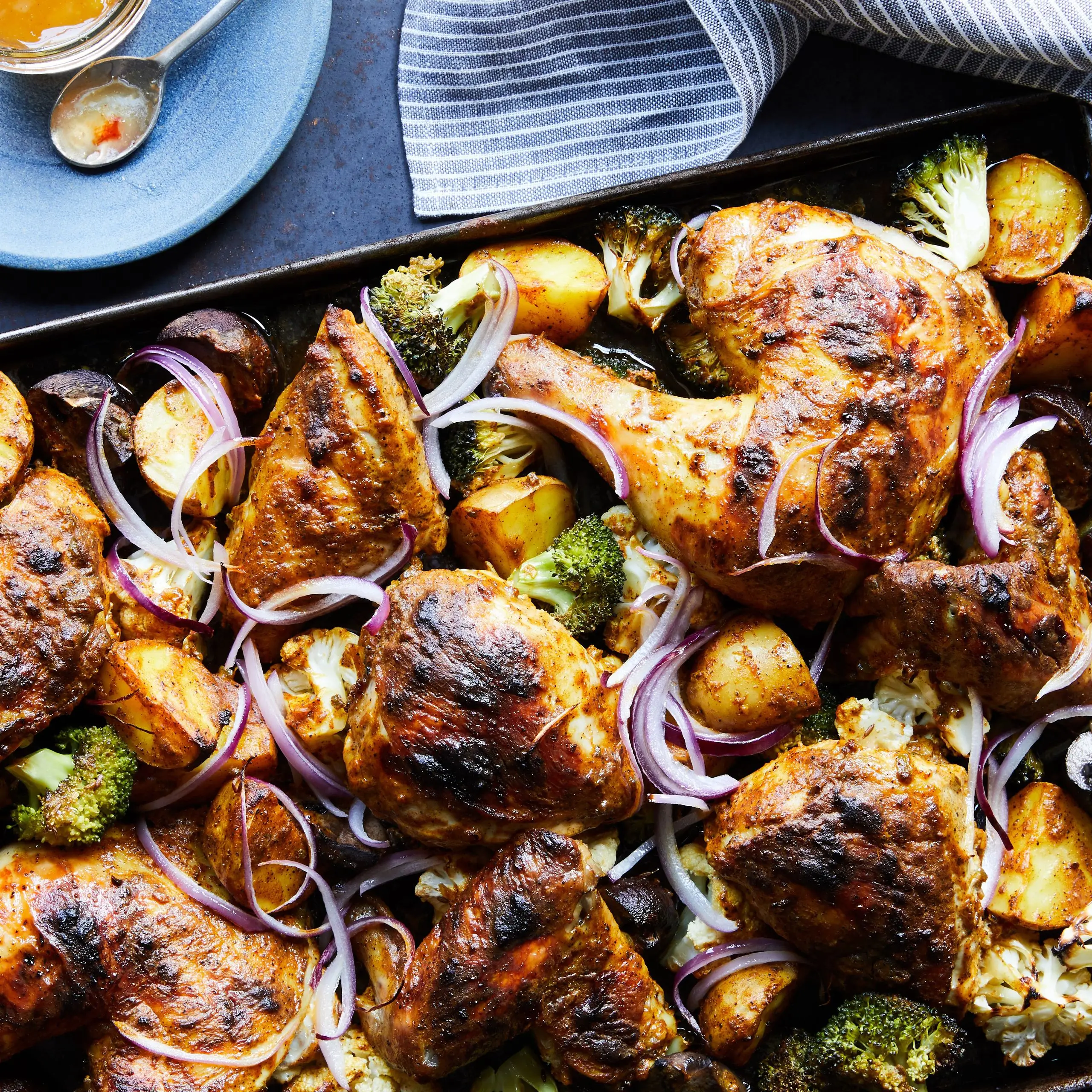 Tandoori Frango e Ceia de folhas de vegetais