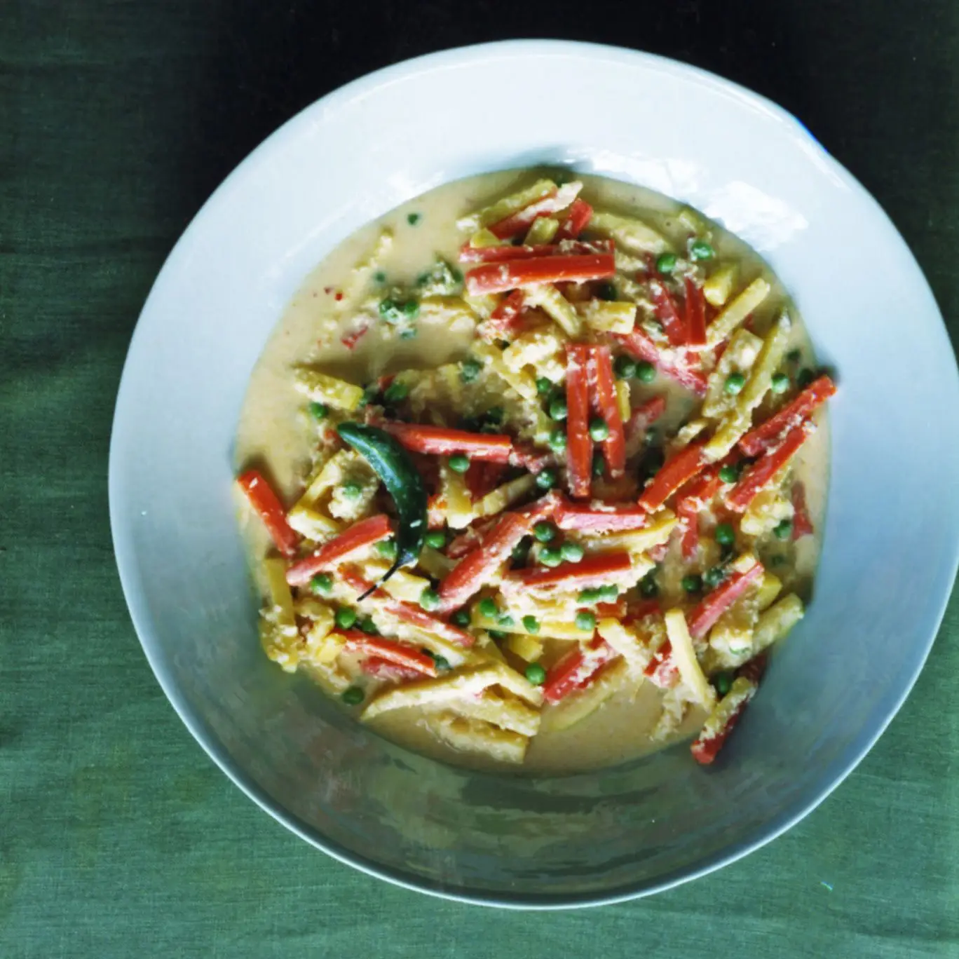 Legumes misturados com molho de coco (Aviyal)