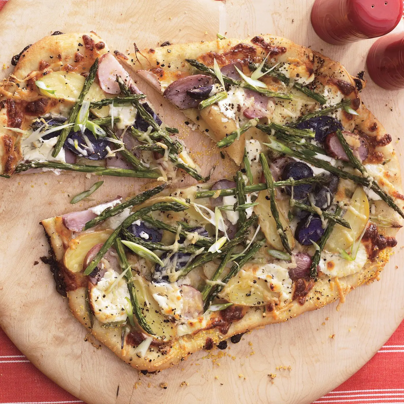 ASPARAGUS, BATATA DE FILHO E PIZZA DE QUEIMAS DE CAVA