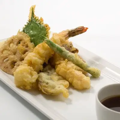 Camarão e vegetais de tempura