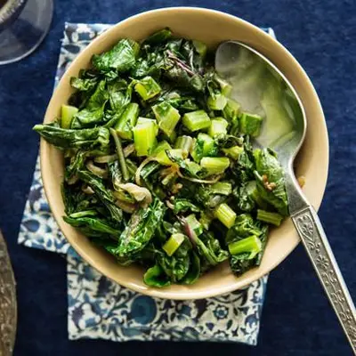 Acelga suíça com rábano