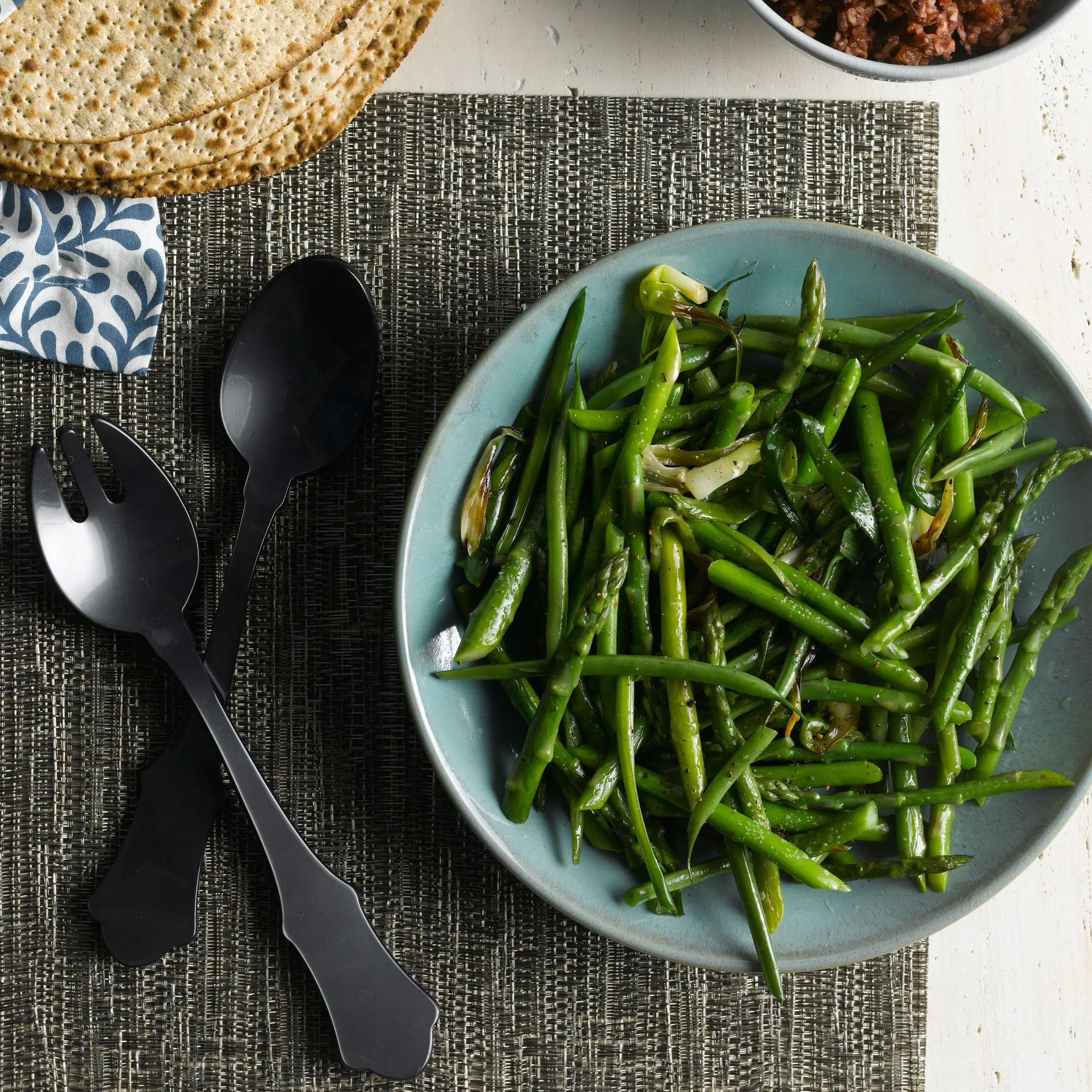 Cebola verde de aspargos refogue