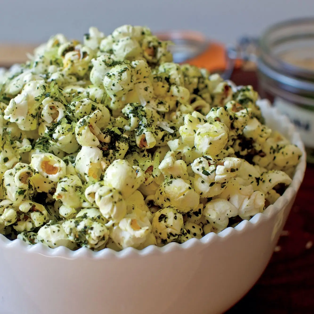 Pipoca de pecorino em pó de couve