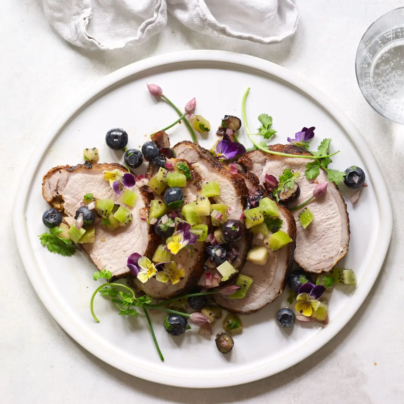 Lombo de porco Chipotle com salsa de mirtilo - kiwi