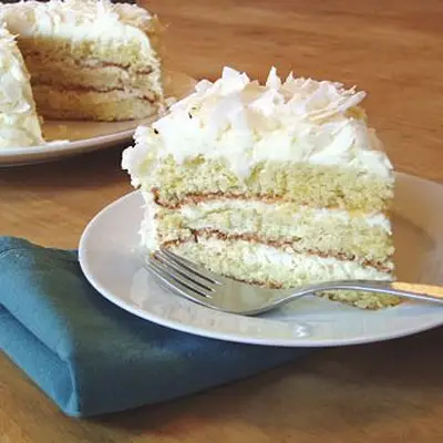 Bolo de camada de coco sem glúten