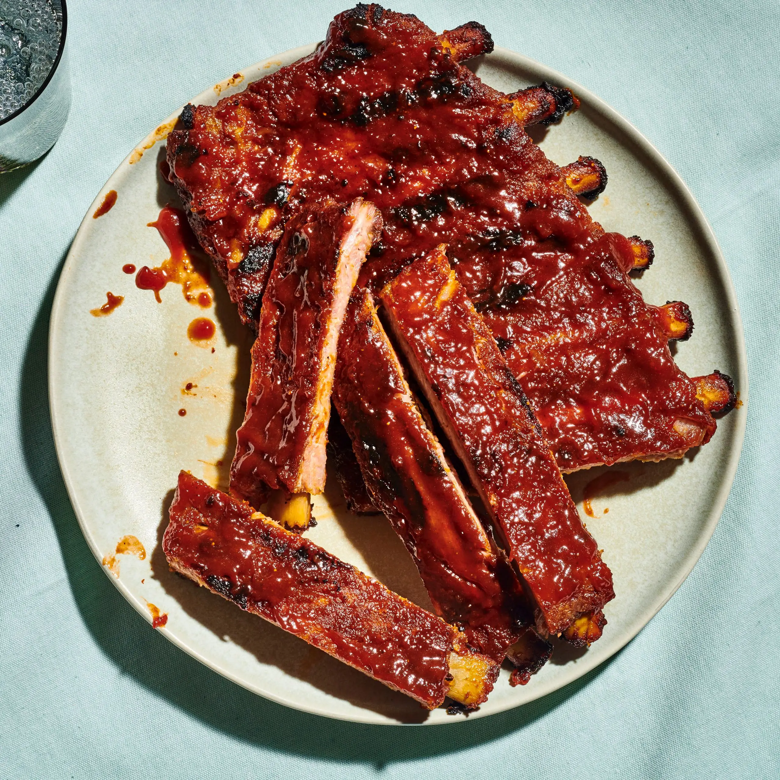Sparerribs de porco com molho de churrasco Jammy