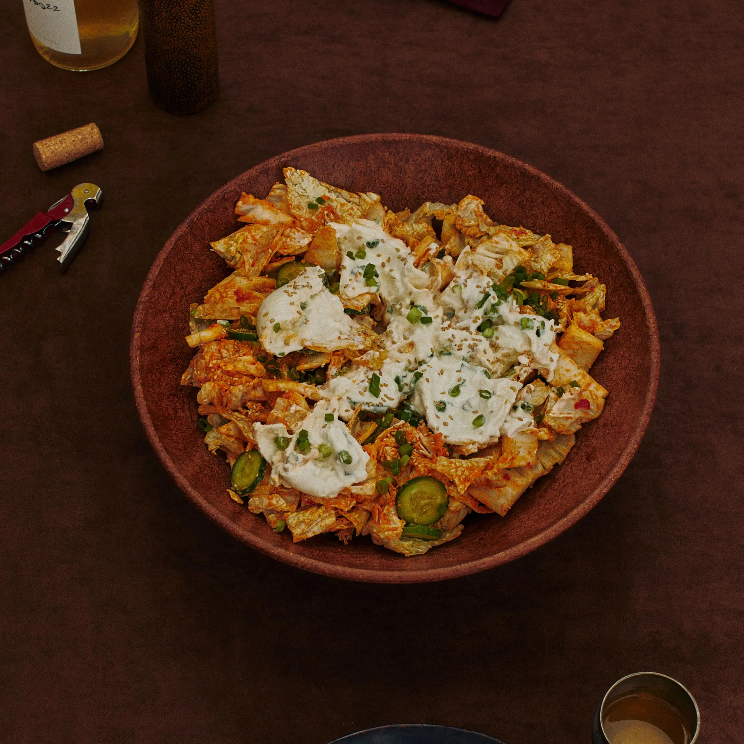 Salada de repolho e burrata com tahine picante