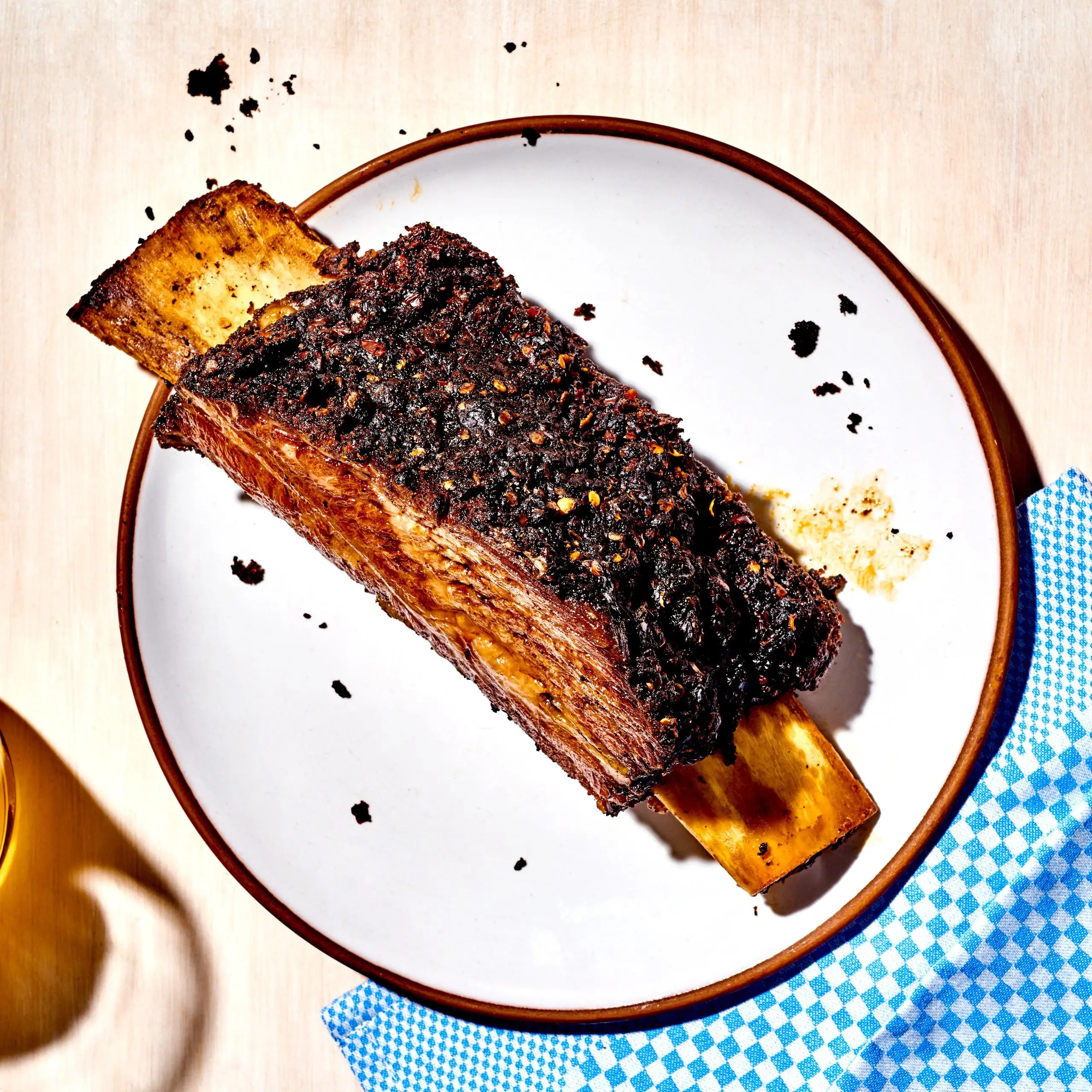 Costelas gigantes de olhos vermelhos