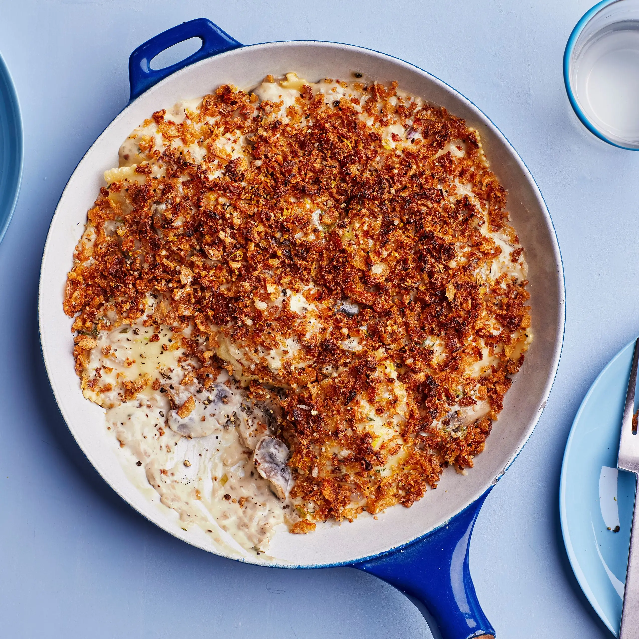 Ravioli e frigideira de cogumelo