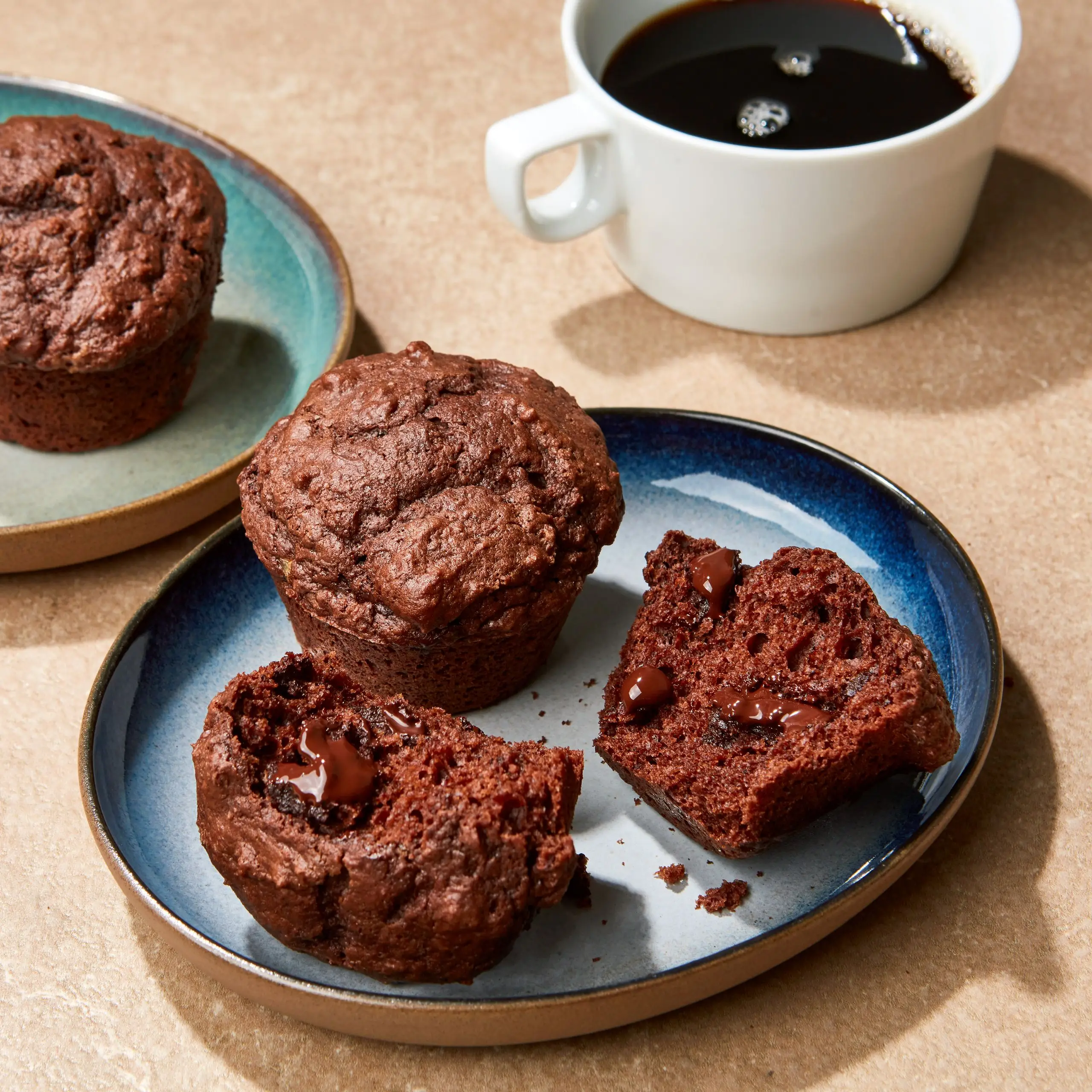 Babeczki z podwójnym kawałkiem czekolady